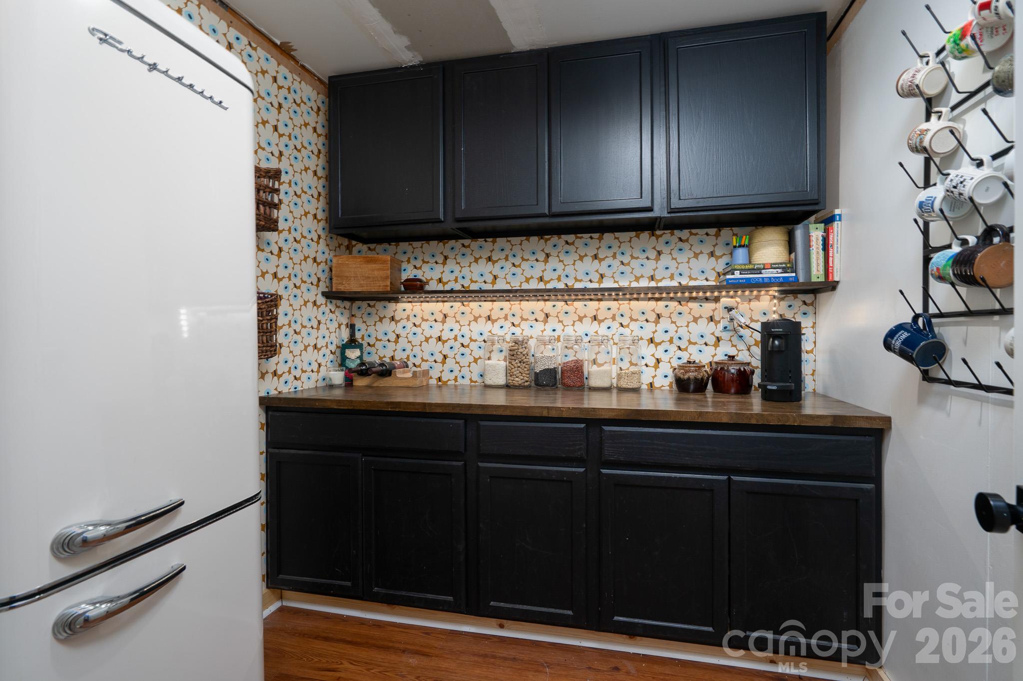 Pantry/coffee bar - 192 Tillery Park Drive, Mount Gilead