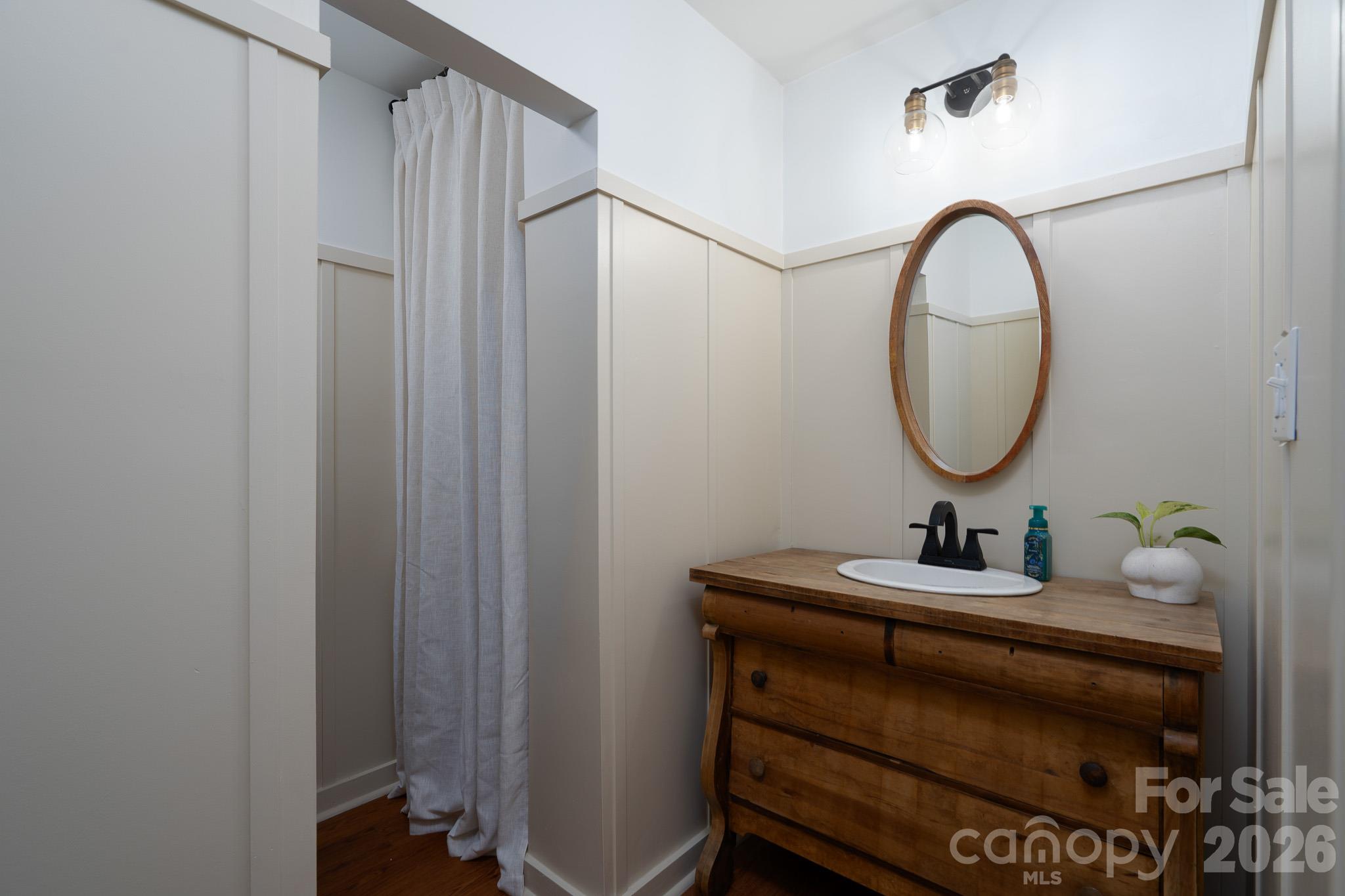 Main level full bathroom - 192 Tillery Park Drive, Mount Gilead