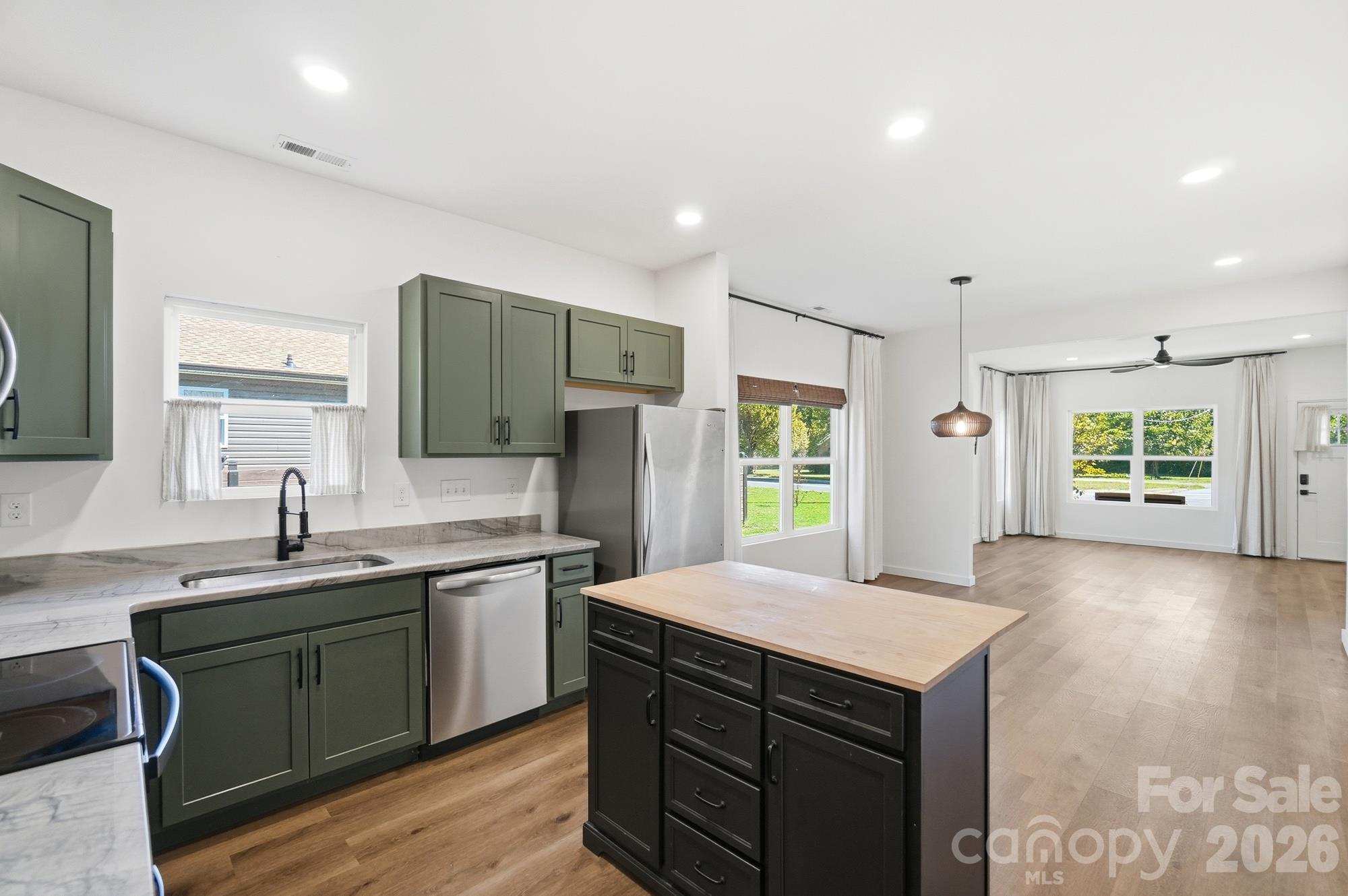 Single Family Residence at 1112 Crawford Road, Rock Hill, photo 18 of 48