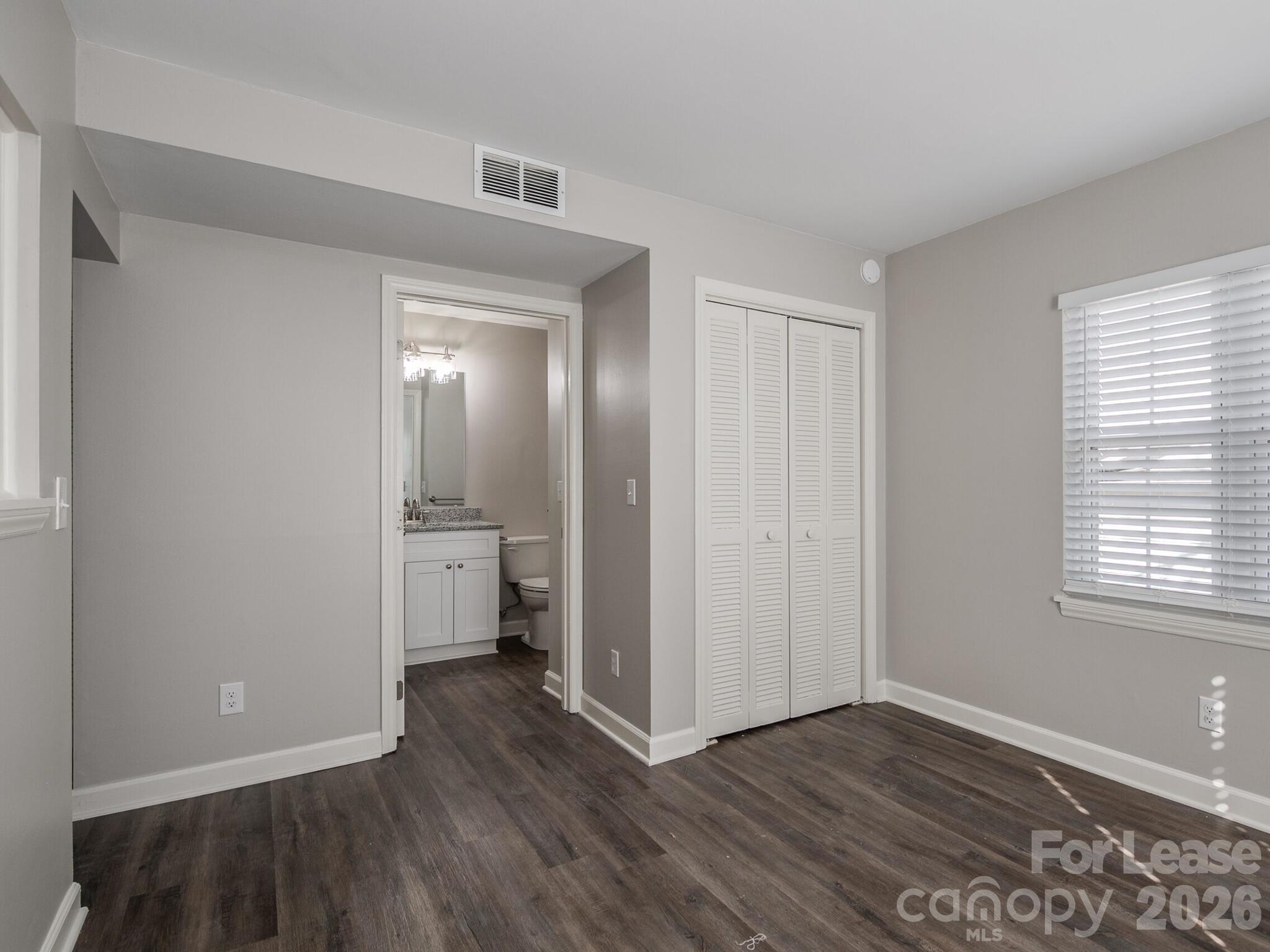 Apartment at 406 W 9th Street, Charlotte, photo 8 of 16
