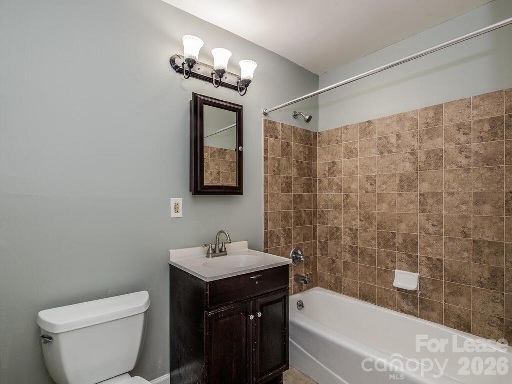 Apartment at 406 W 9th Street, Charlotte, photo 10 of 16