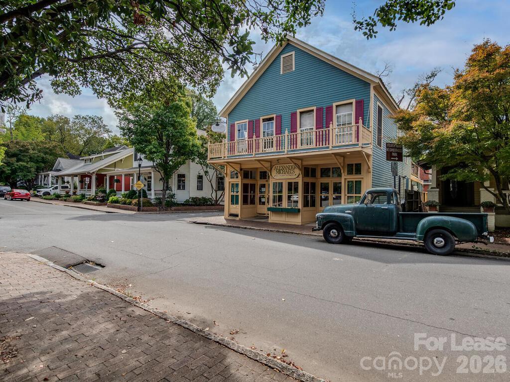 Apartment at 406 W 9th Street, Charlotte, photo 15 of 16