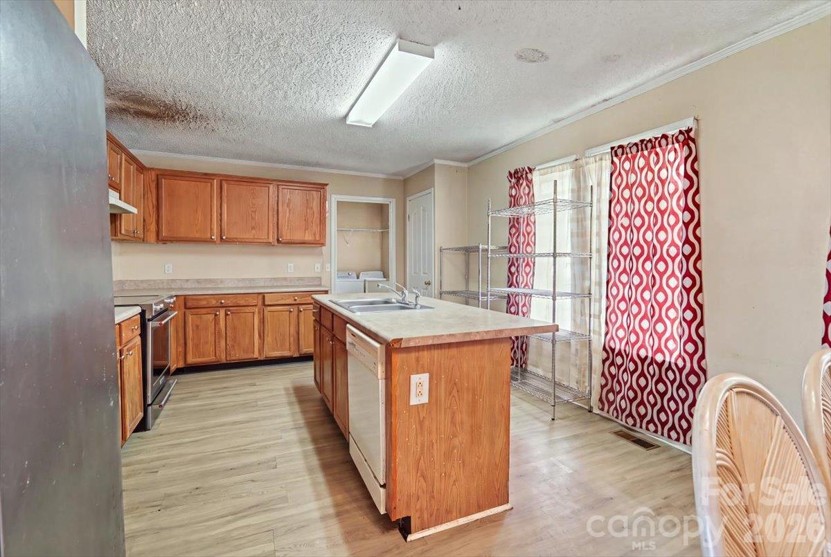 Single Family Residence at 111 Magnolia Gardens Drive, Jacksonville, photo 11 of 32