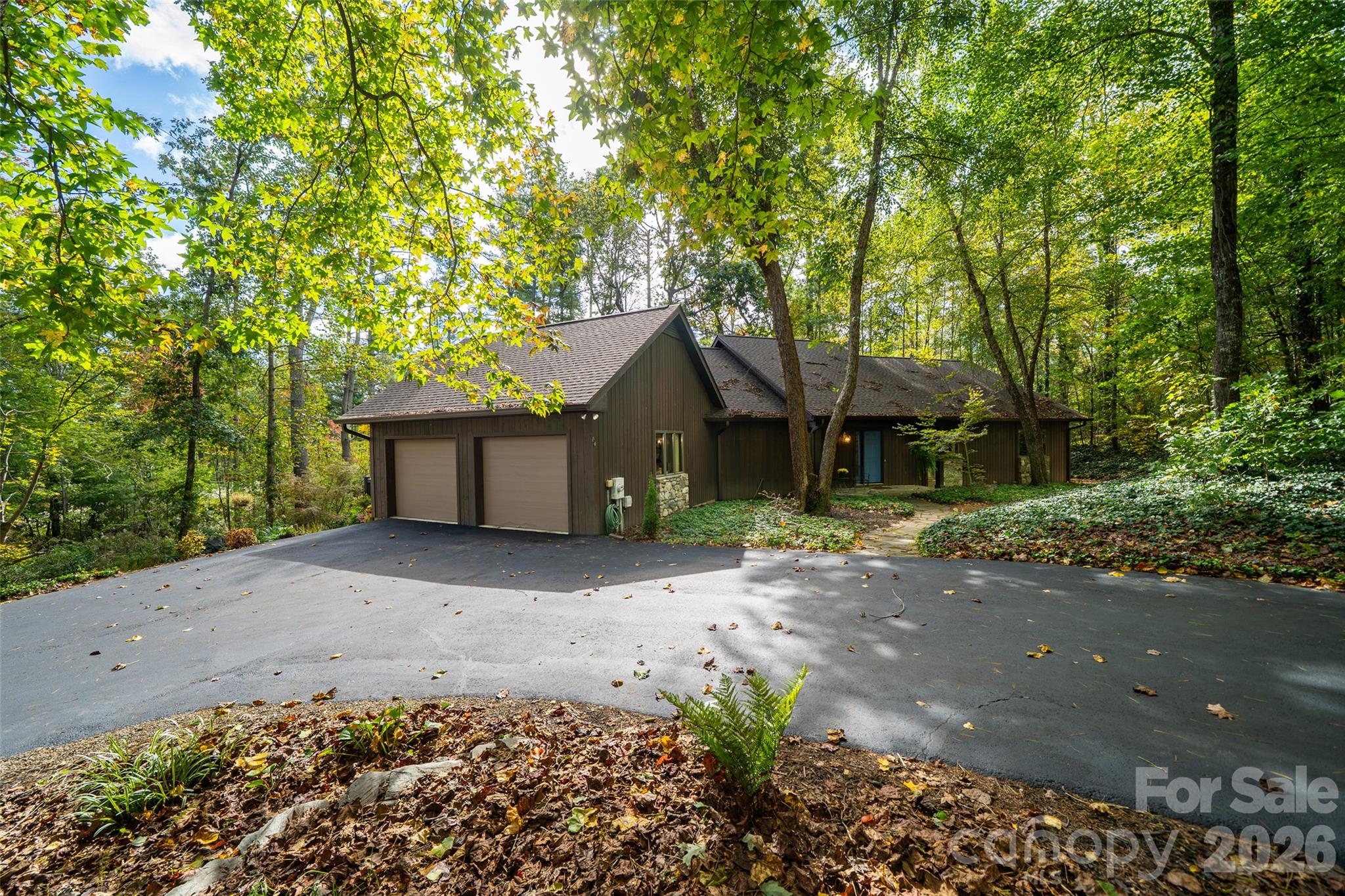 Single Family Residence at 2 Dogwood Lane, Fletcher, photo 4 of 36