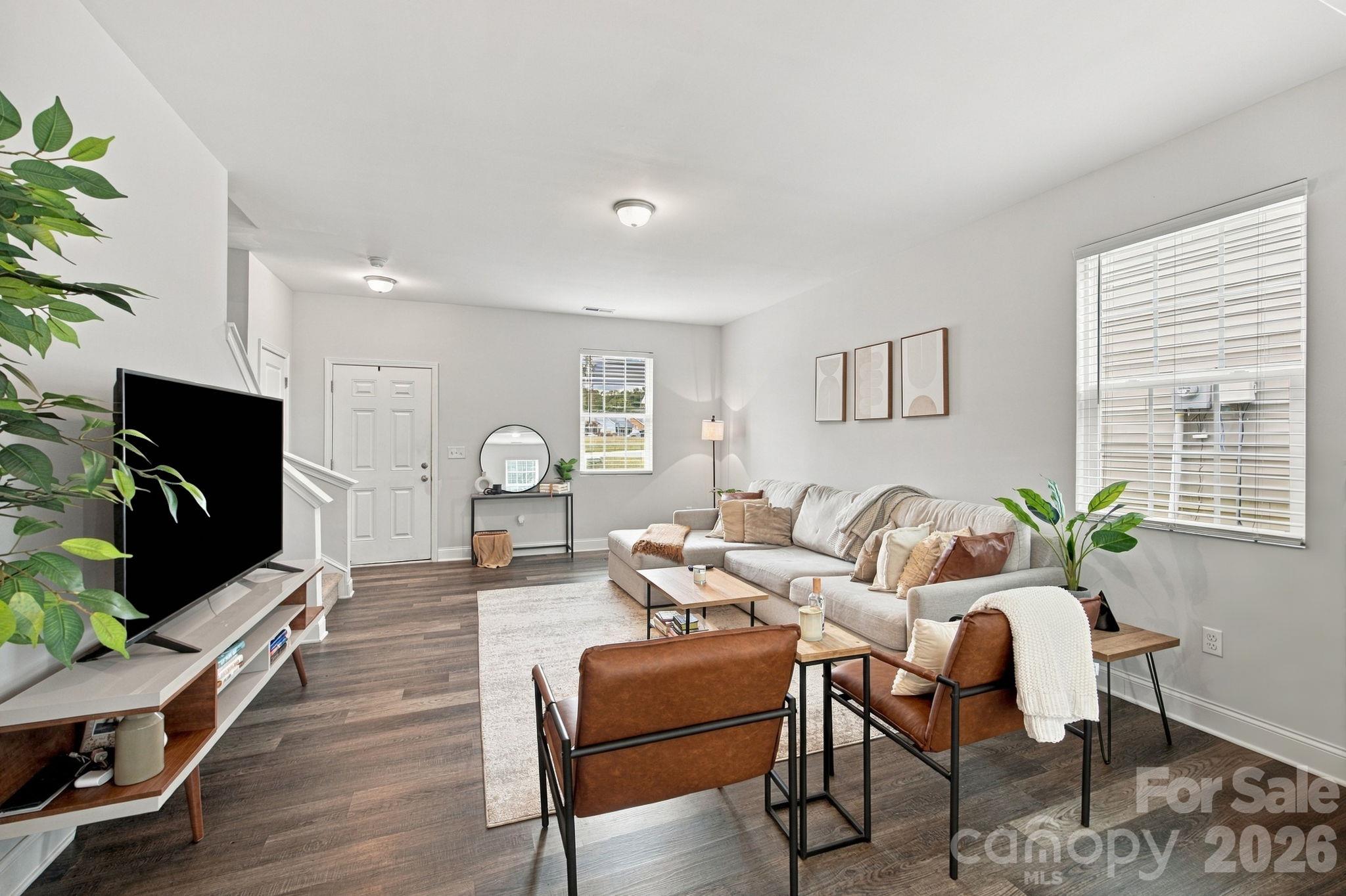 Single Family Residence at 8553 Colgate Circle, Charlotte, photo 4 of 29