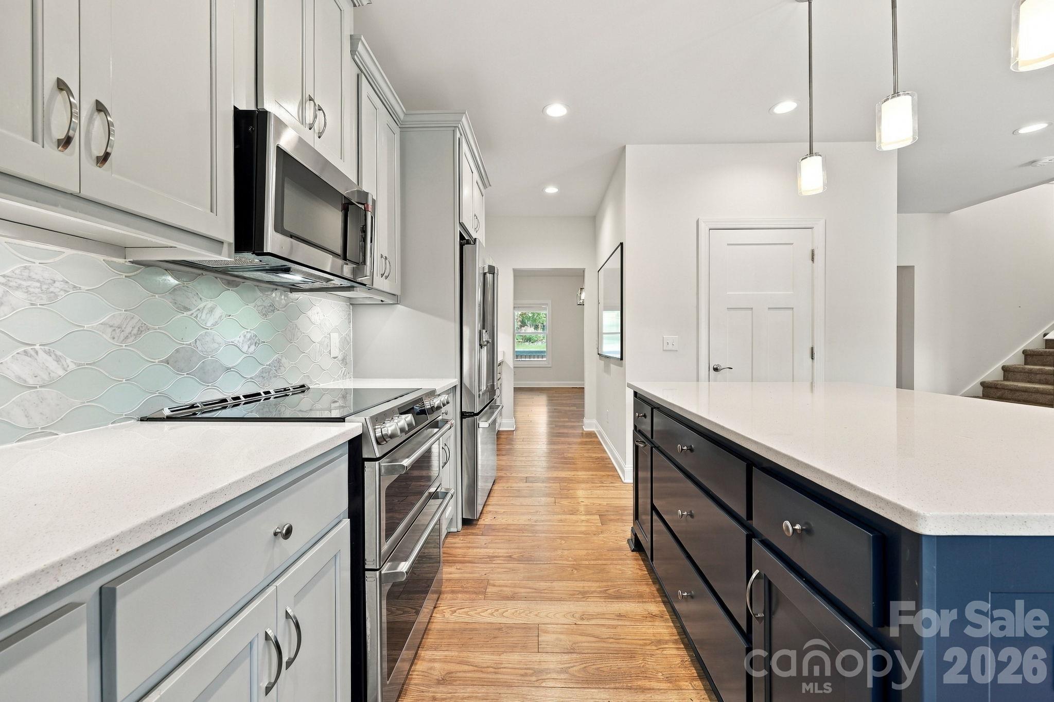 Single Family Residence at 68 Rock View Court, Hendersonville, photo 11 of 48