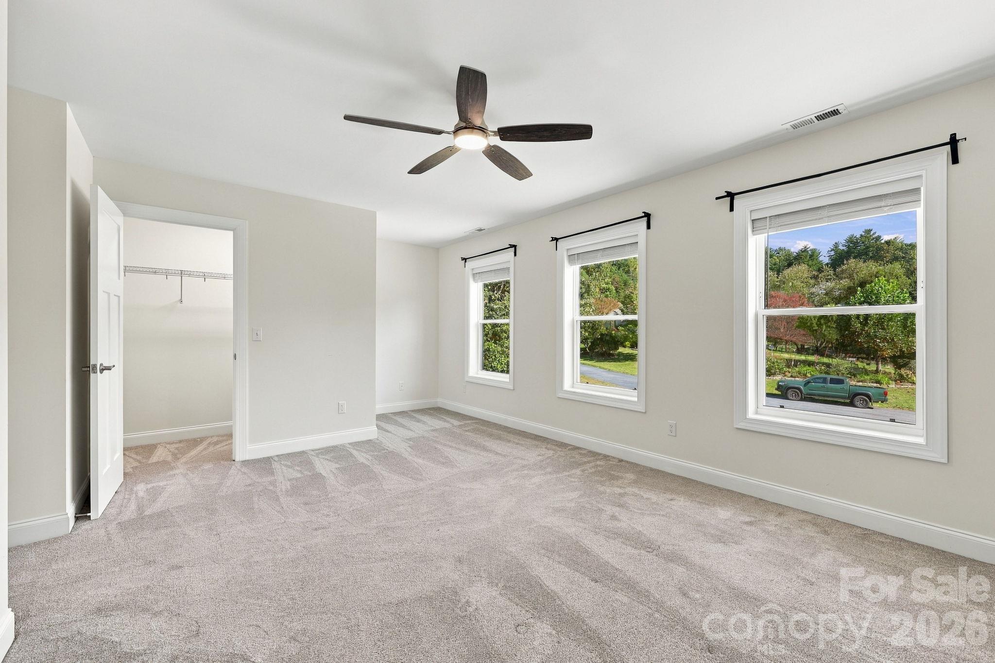 Single Family Residence at 68 Rock View Court, Hendersonville, photo 21 of 48