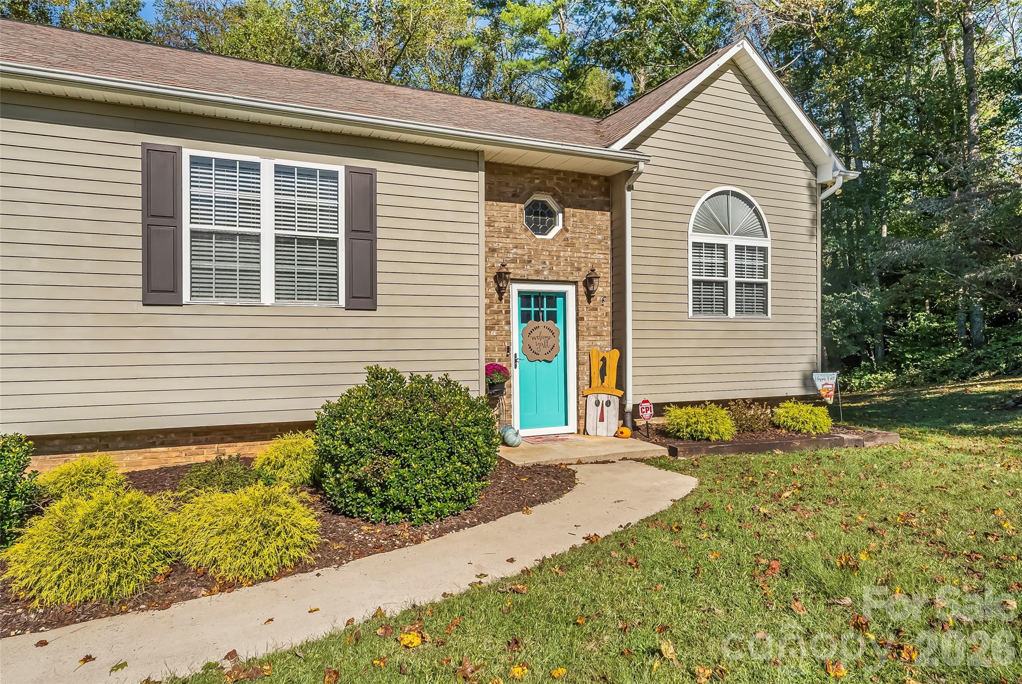 Single Family Residence at 3105 Lyndhurst Drive, Lenoir, photo 2 of 33