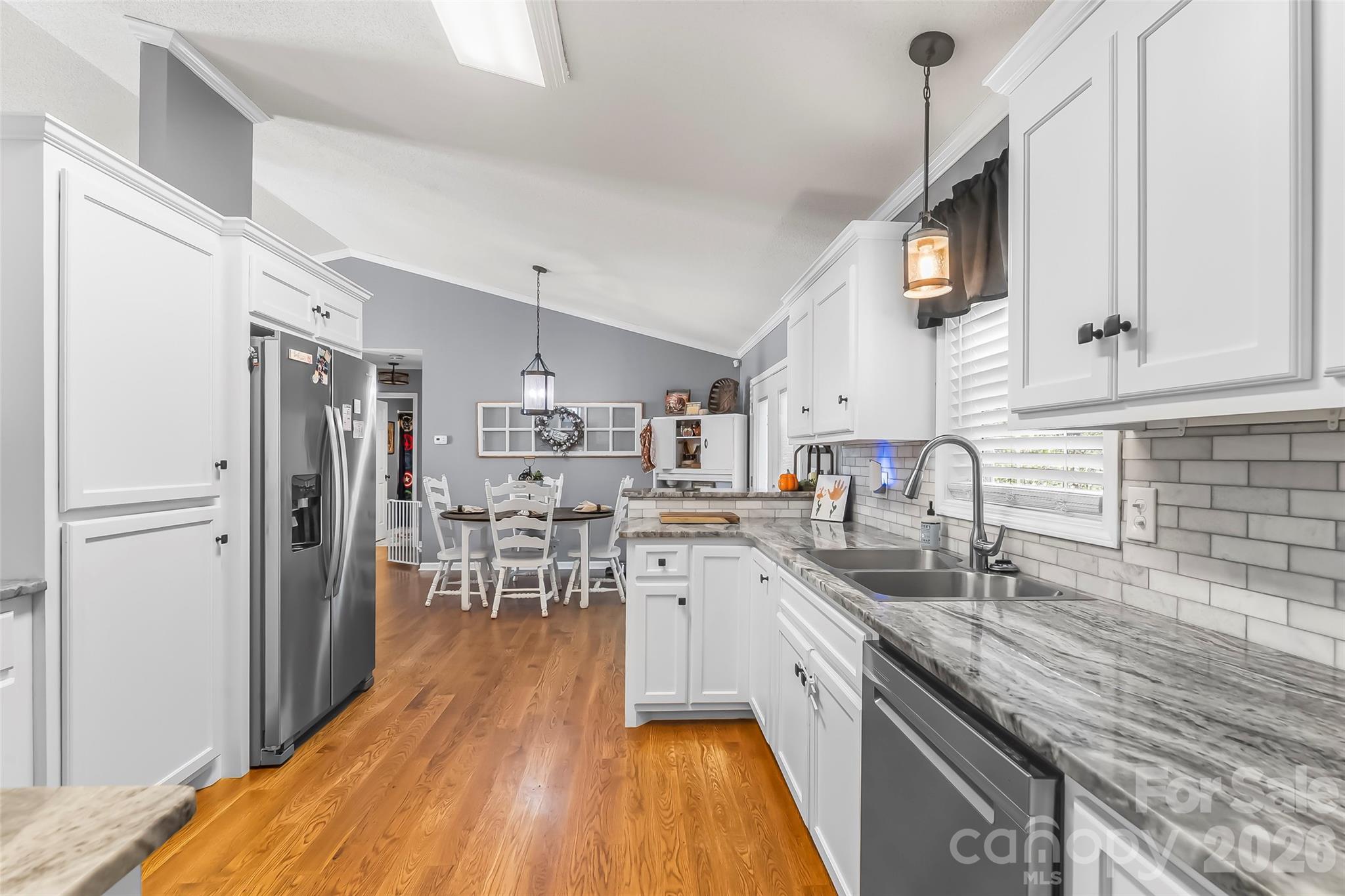 Single Family Residence at 3105 Lyndhurst Drive, Lenoir, photo 10 of 33
