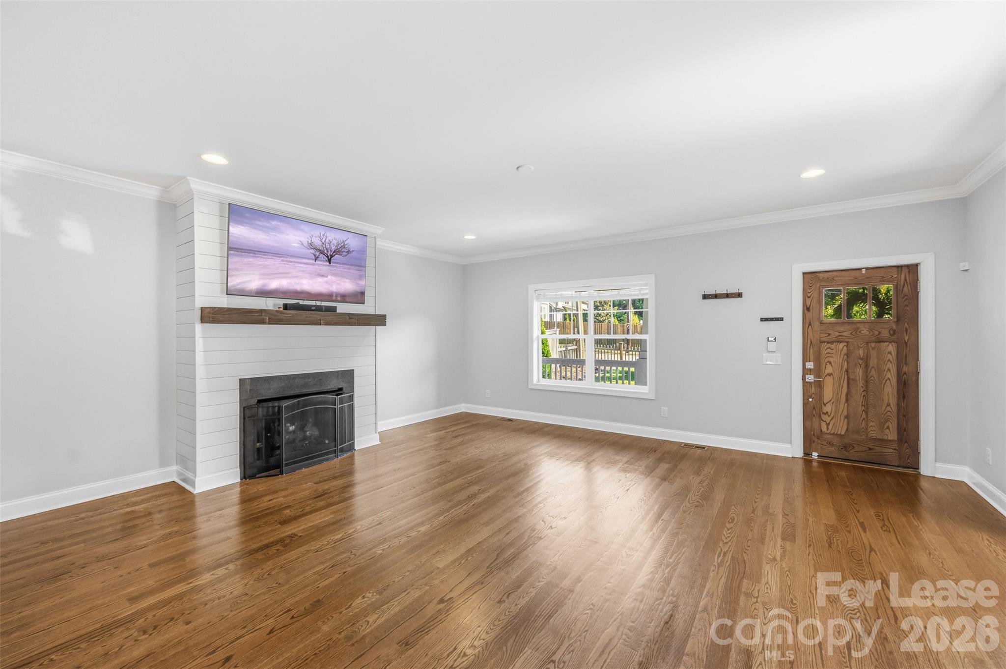Single Family Residence at 1617 Hawthorne Lane, Charlotte, photo 9 of 40