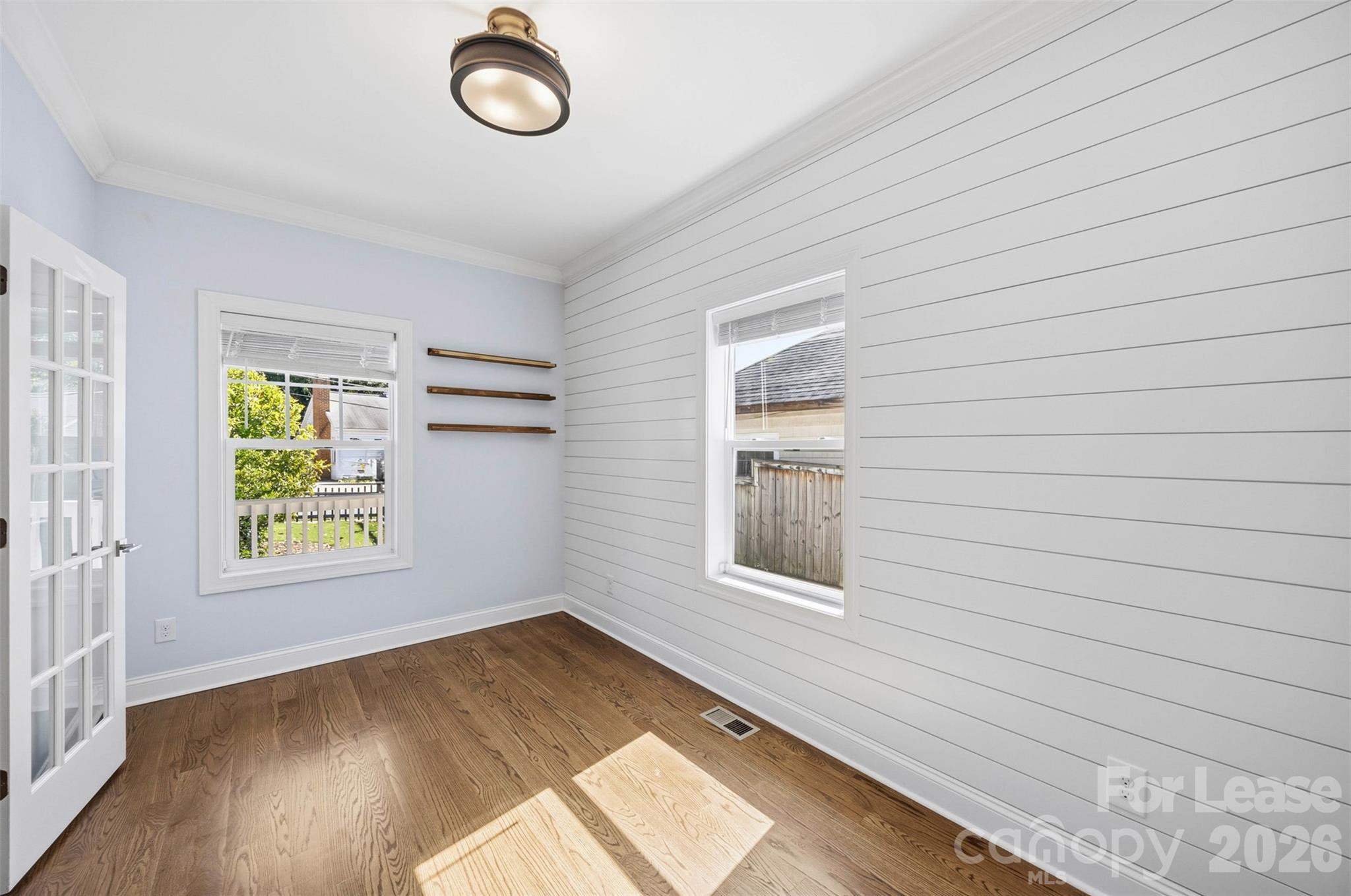 Single Family Residence at 1617 Hawthorne Lane, Charlotte, photo 11 of 40