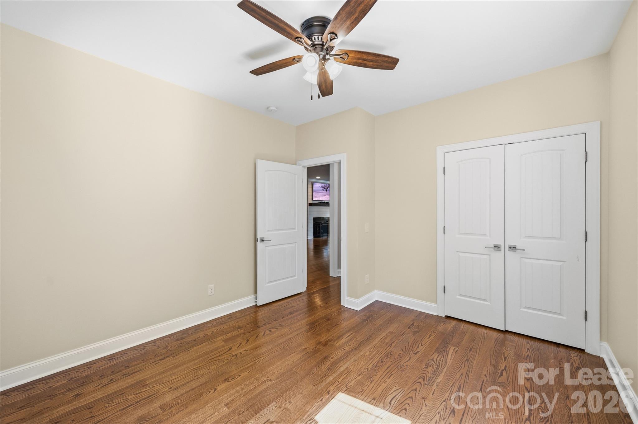 Single Family Residence at 1617 Hawthorne Lane, Charlotte, photo 13 of 40