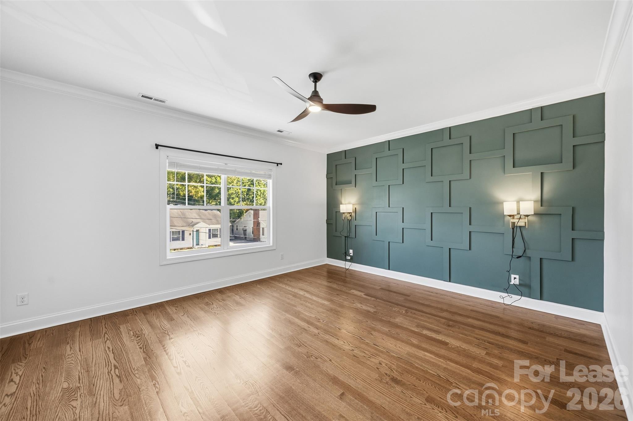 Single Family Residence at 1617 Hawthorne Lane, Charlotte, photo 16 of 40