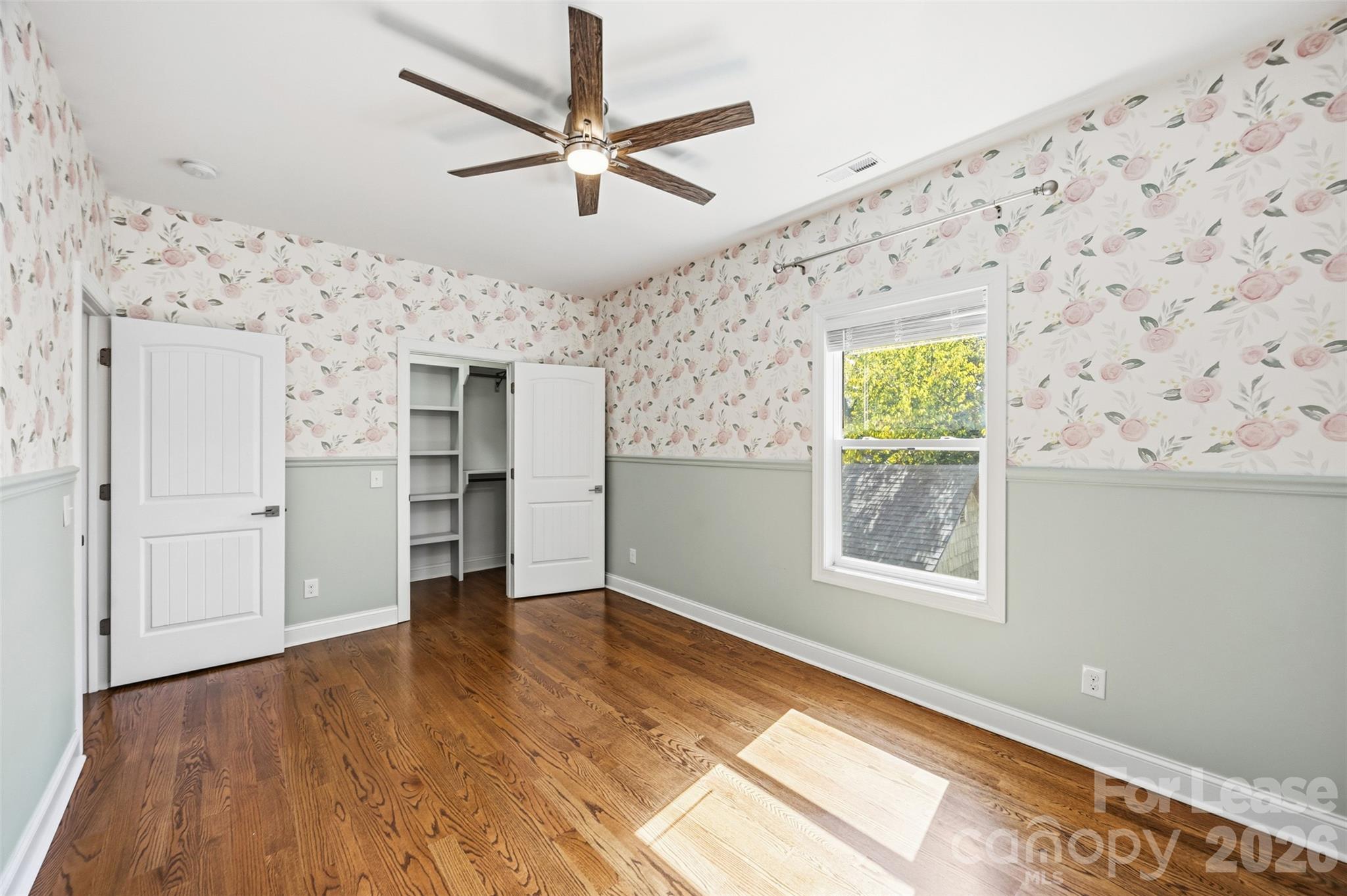 Single Family Residence at 1617 Hawthorne Lane, Charlotte, photo 21 of 40