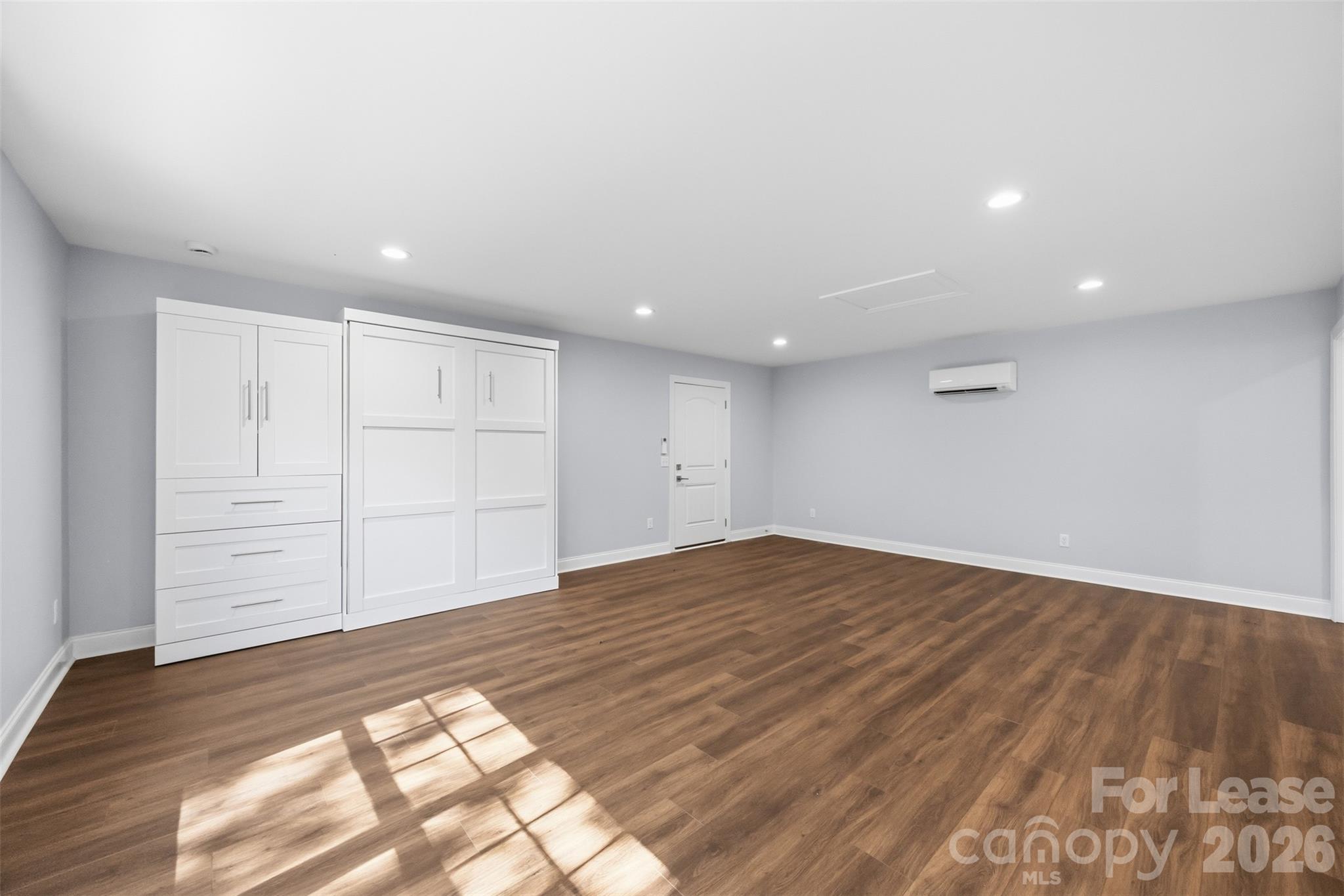 Single Family Residence at 1617 Hawthorne Lane, Charlotte, photo 33 of 40