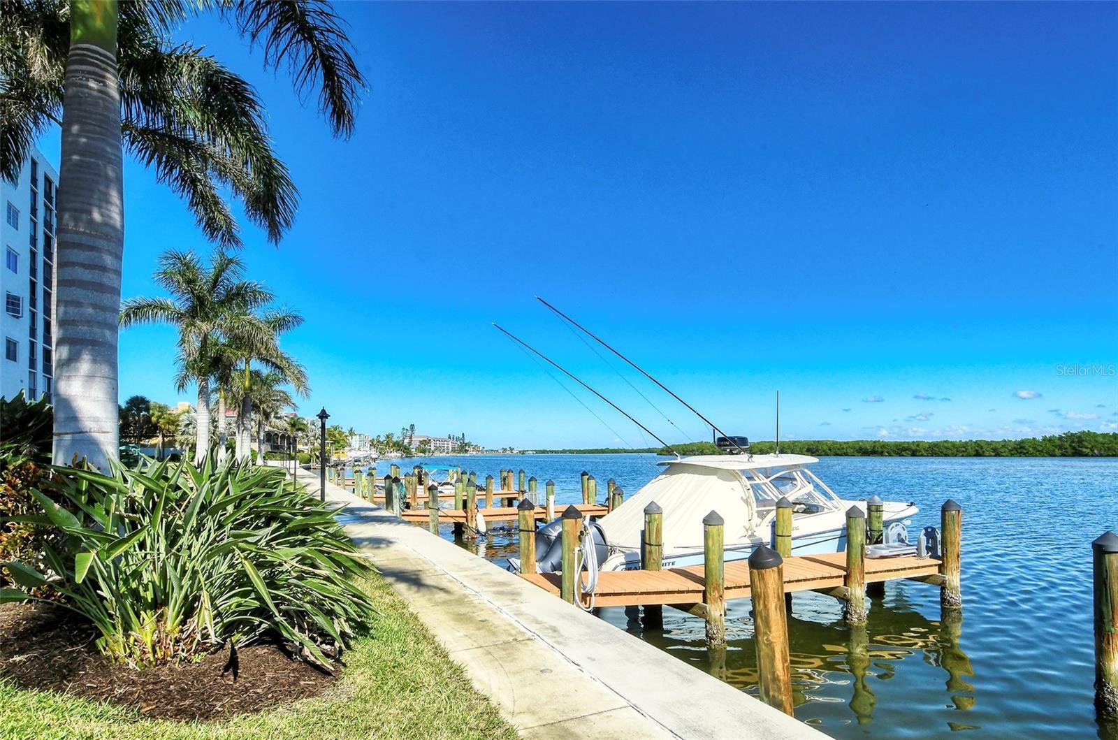 Boat docks - 9393 MIDNIGHT PASS RD #606, SARASOTA