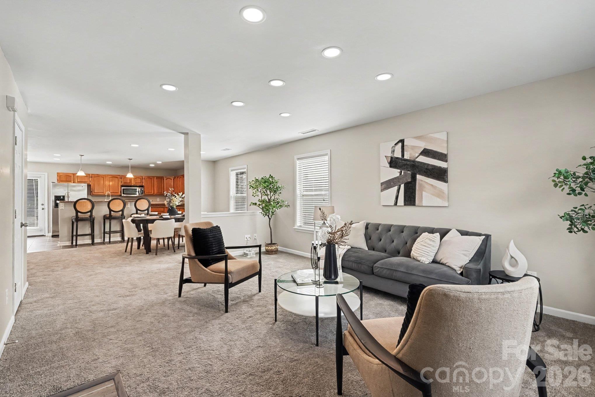 Single Family Residence at 15705 Lakepoint Forest Drive, Charlotte, photo 3 of 28