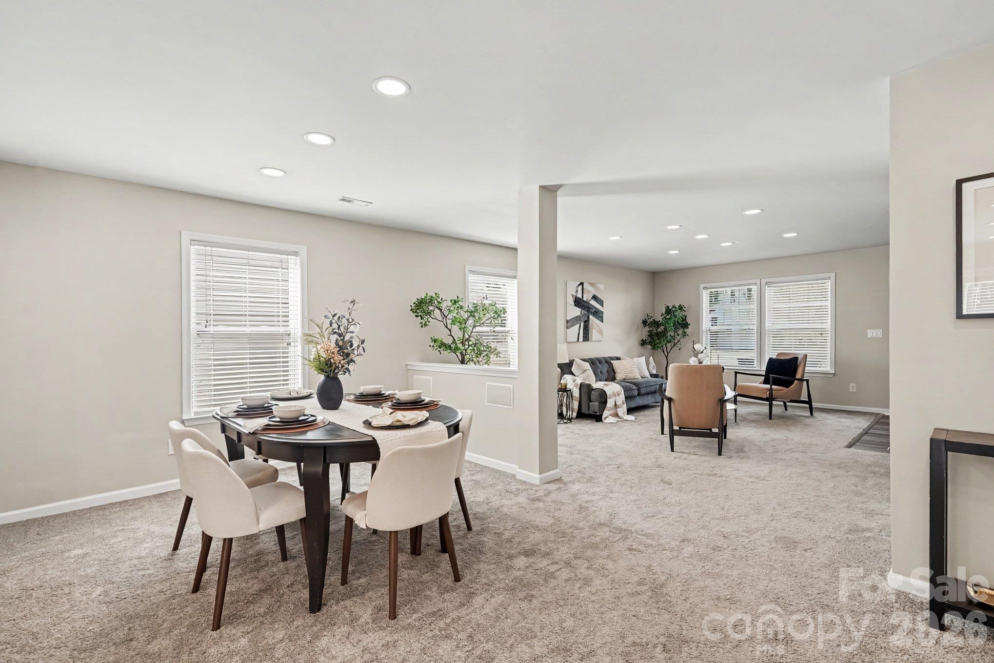 Single Family Residence at 15705 Lakepoint Forest Drive, Charlotte, photo 6 of 28