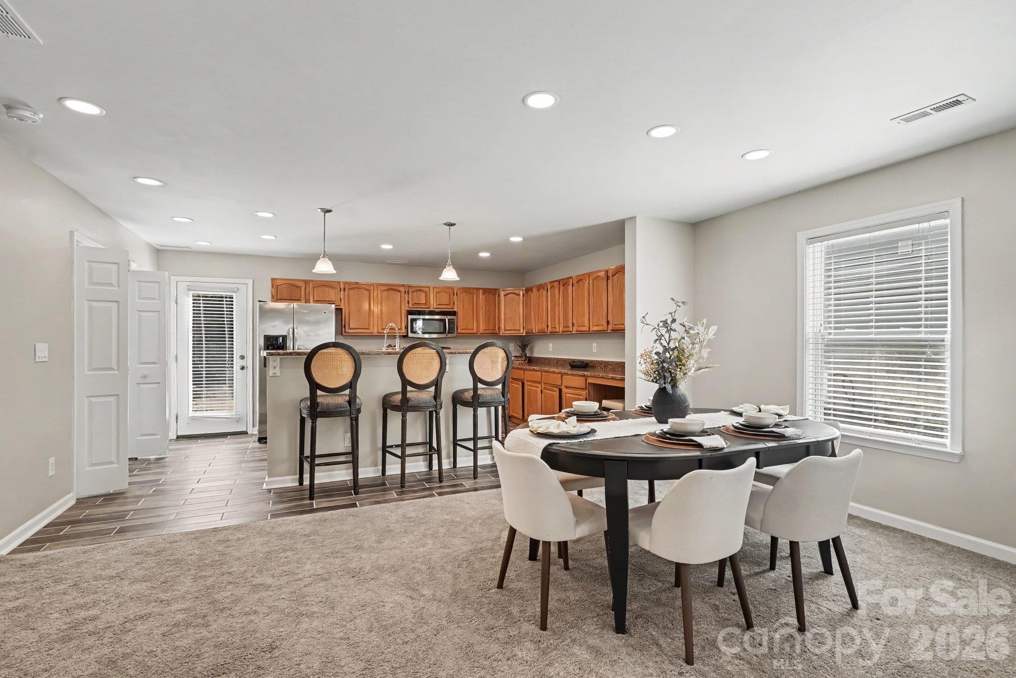 Single Family Residence at 15705 Lakepoint Forest Drive, Charlotte, photo 7 of 28