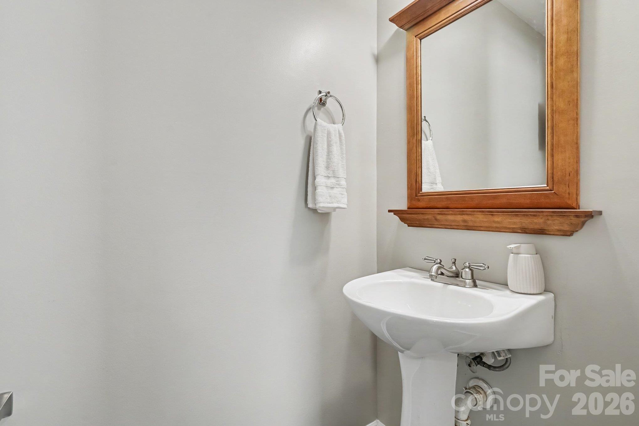 Half Bath - 15705 Lakepoint Forest Drive, Charlotte