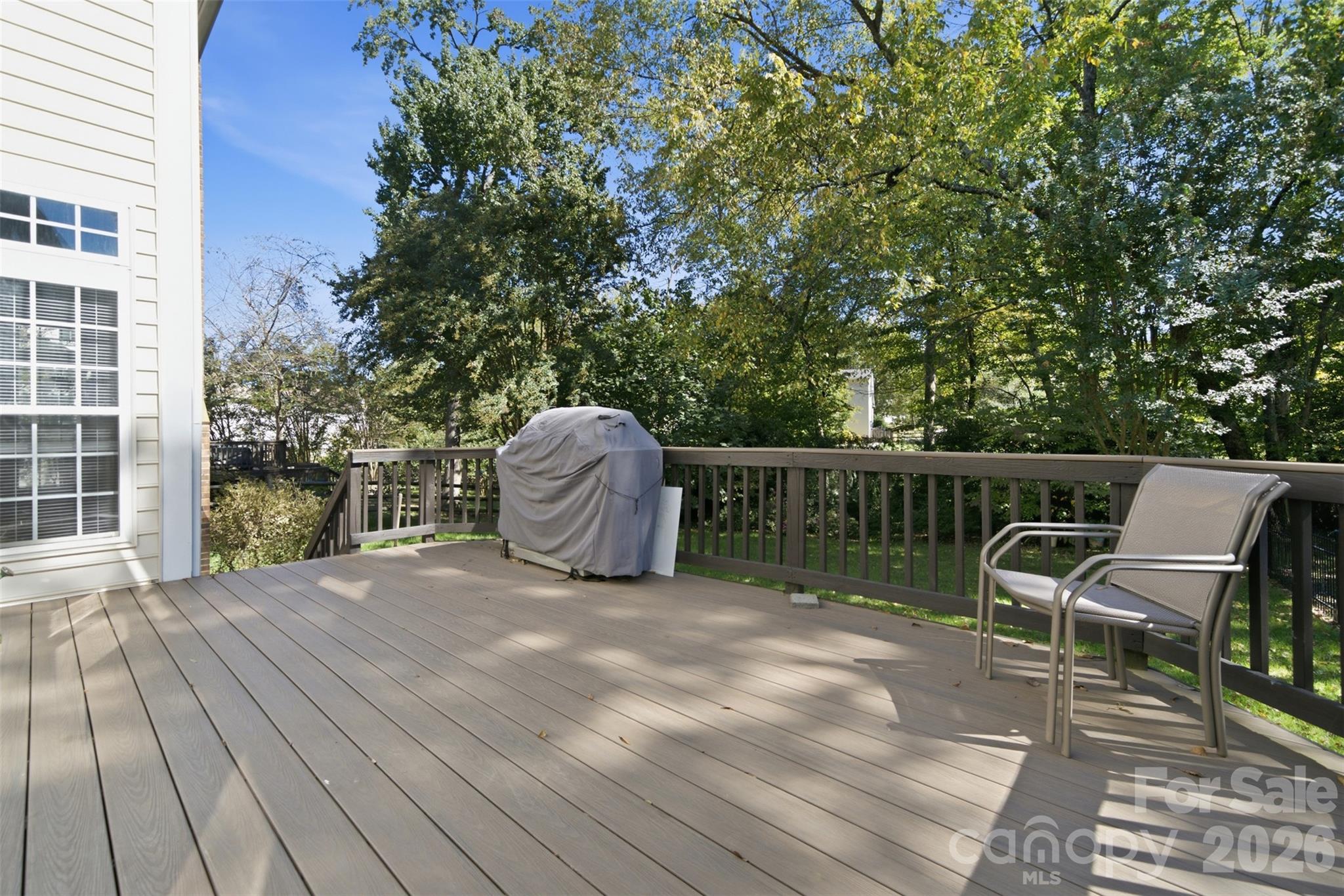 Composite deck - 6211 Chavel Lane, Charlotte