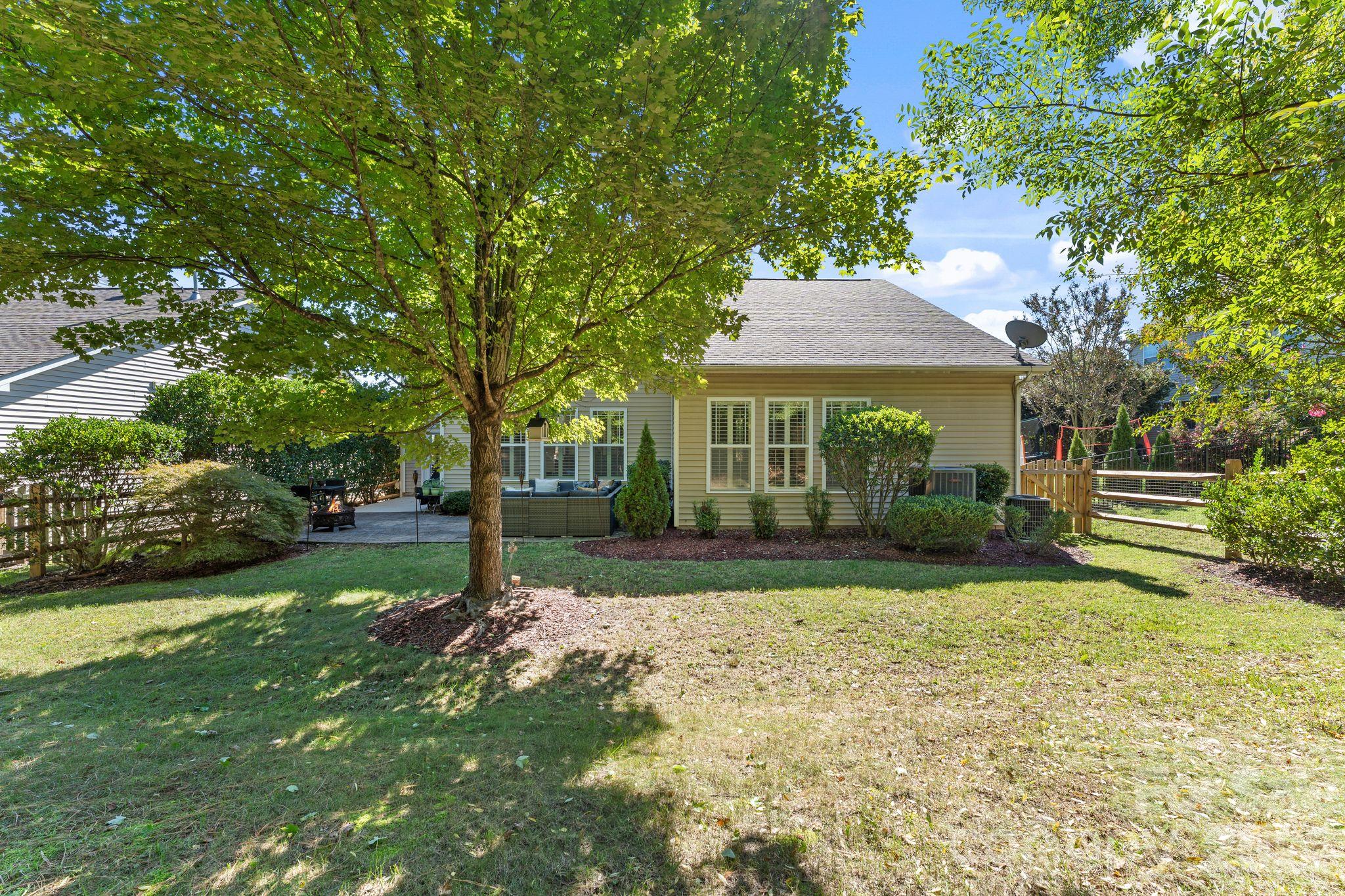 Single Family Residence at 8011 Cottsbrooke Drive, Huntersville, photo 4 of 48