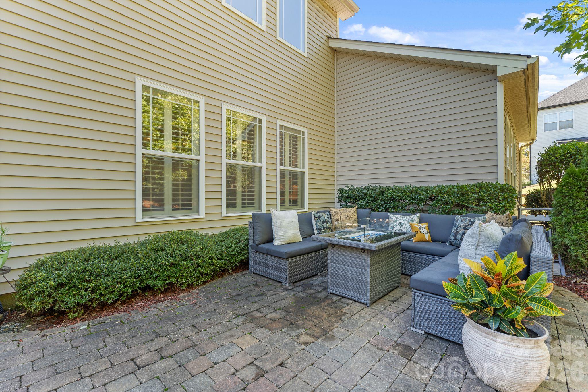 Single Family Residence at 8011 Cottsbrooke Drive, Huntersville, photo 28 of 48