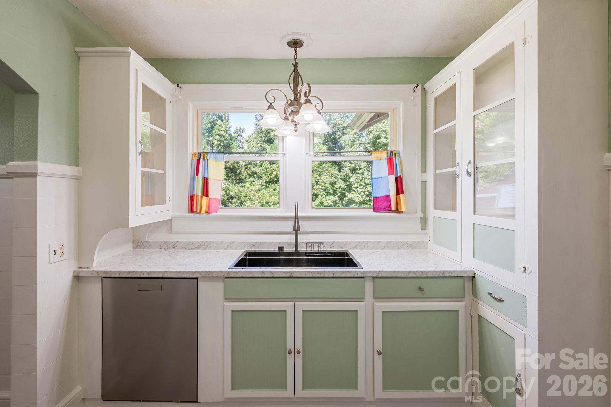 Single Family Residence at 2401 NC 181 Highway, Morganton, photo 5 of 31