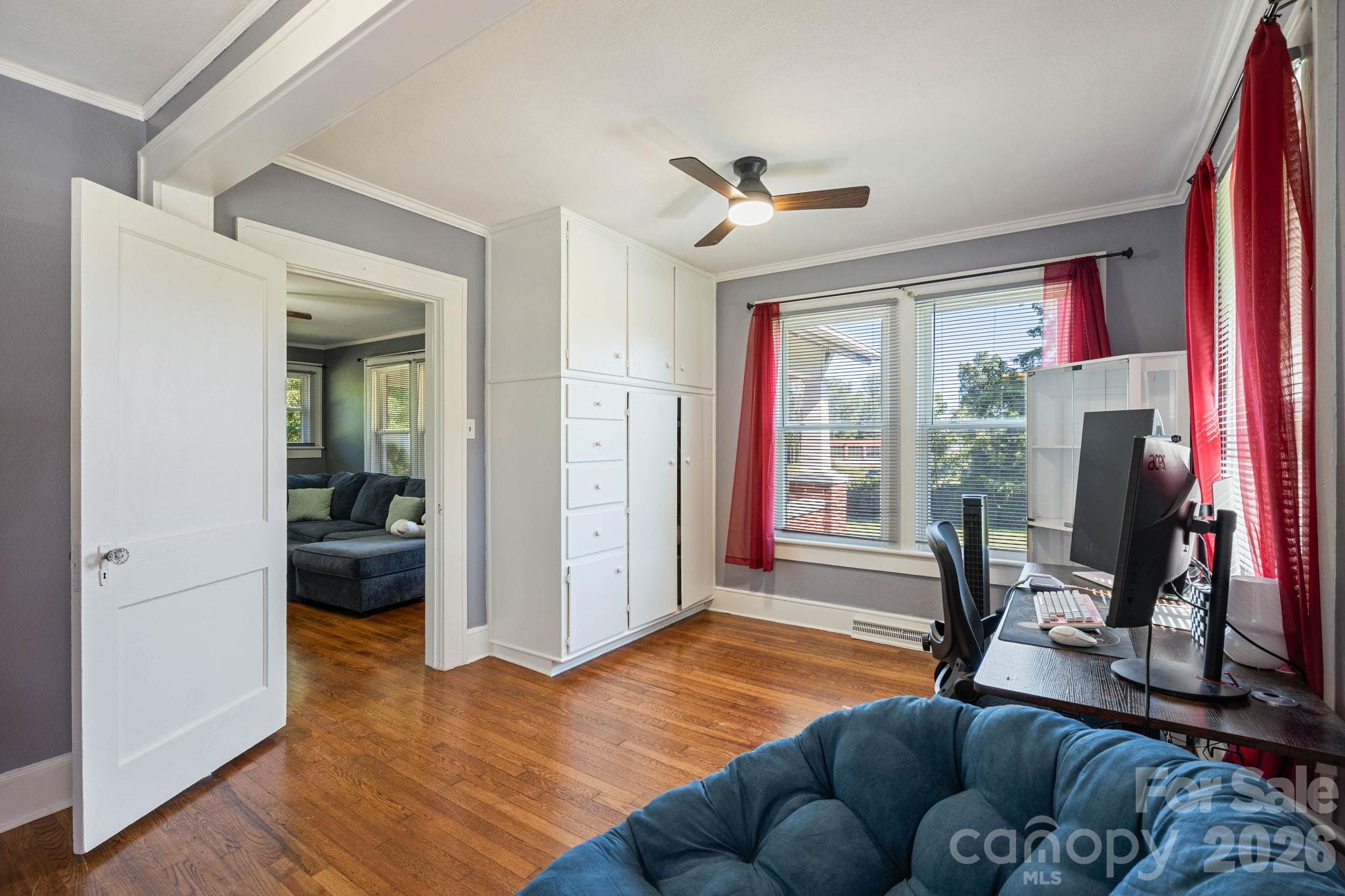 Single Family Residence at 2401 NC 181 Highway, Morganton, photo 20 of 31