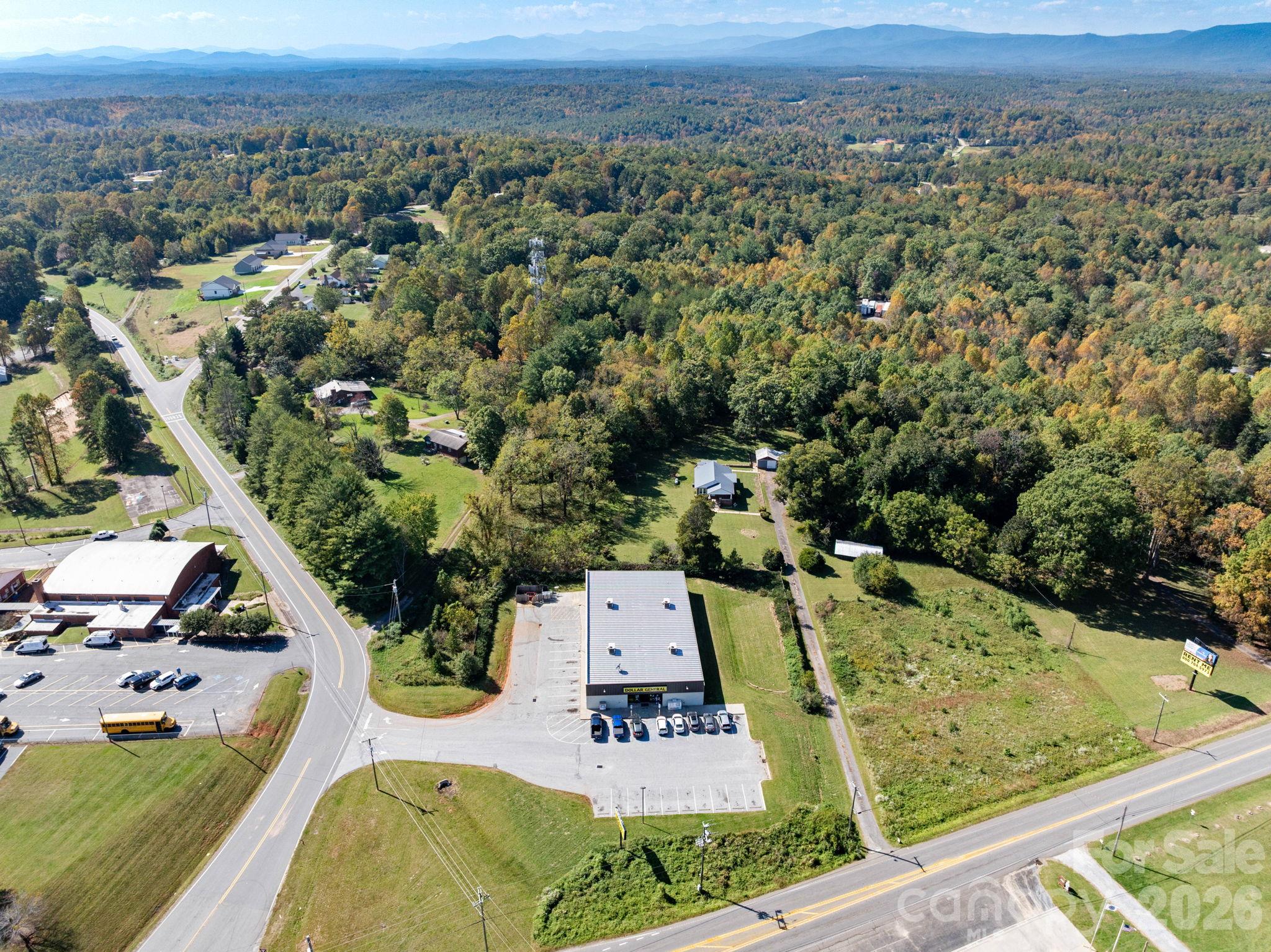 Single Family Residence at 2401 NC 181 Highway, Morganton, photo 25 of 31