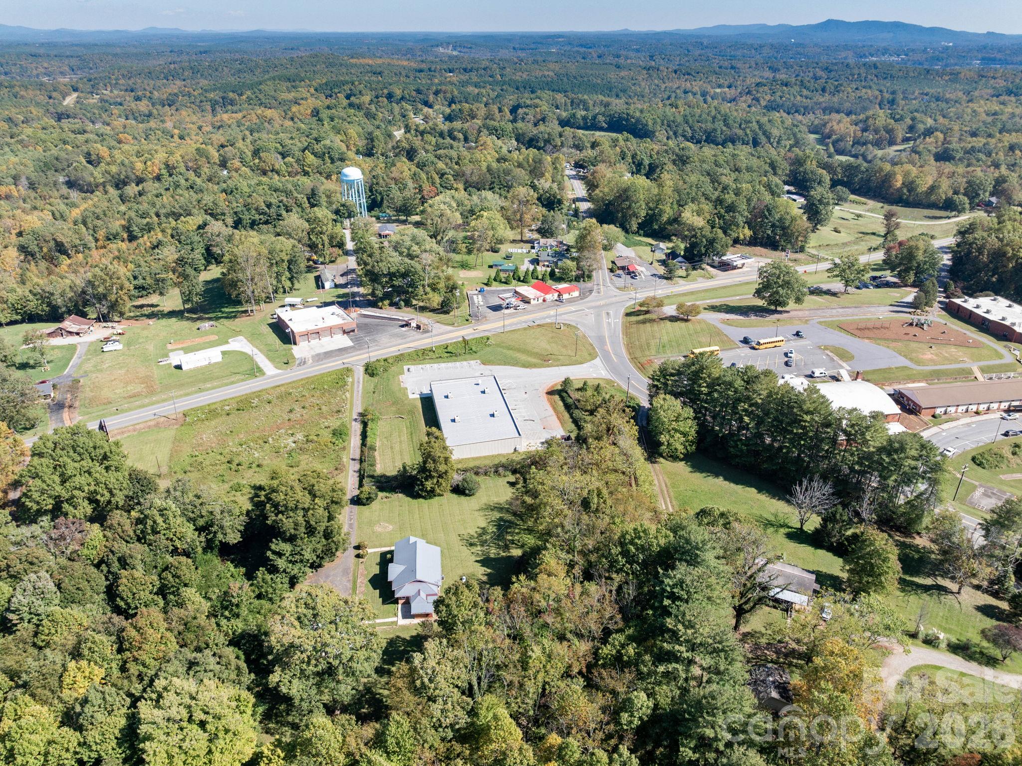 Single Family Residence at 2401 NC 181 Highway, Morganton, photo 27 of 31