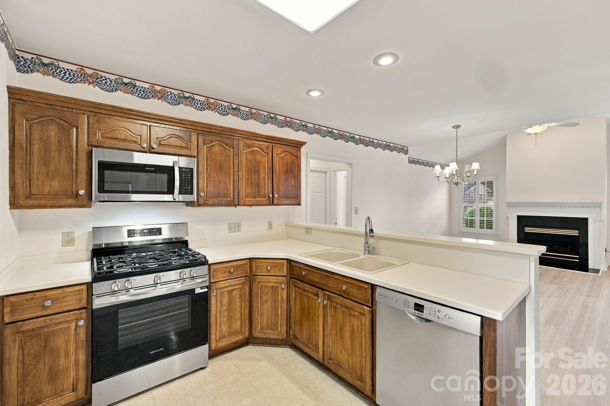 Townhouse at 3131 9th Street Drive NE, Hickory, photo 10 of 25