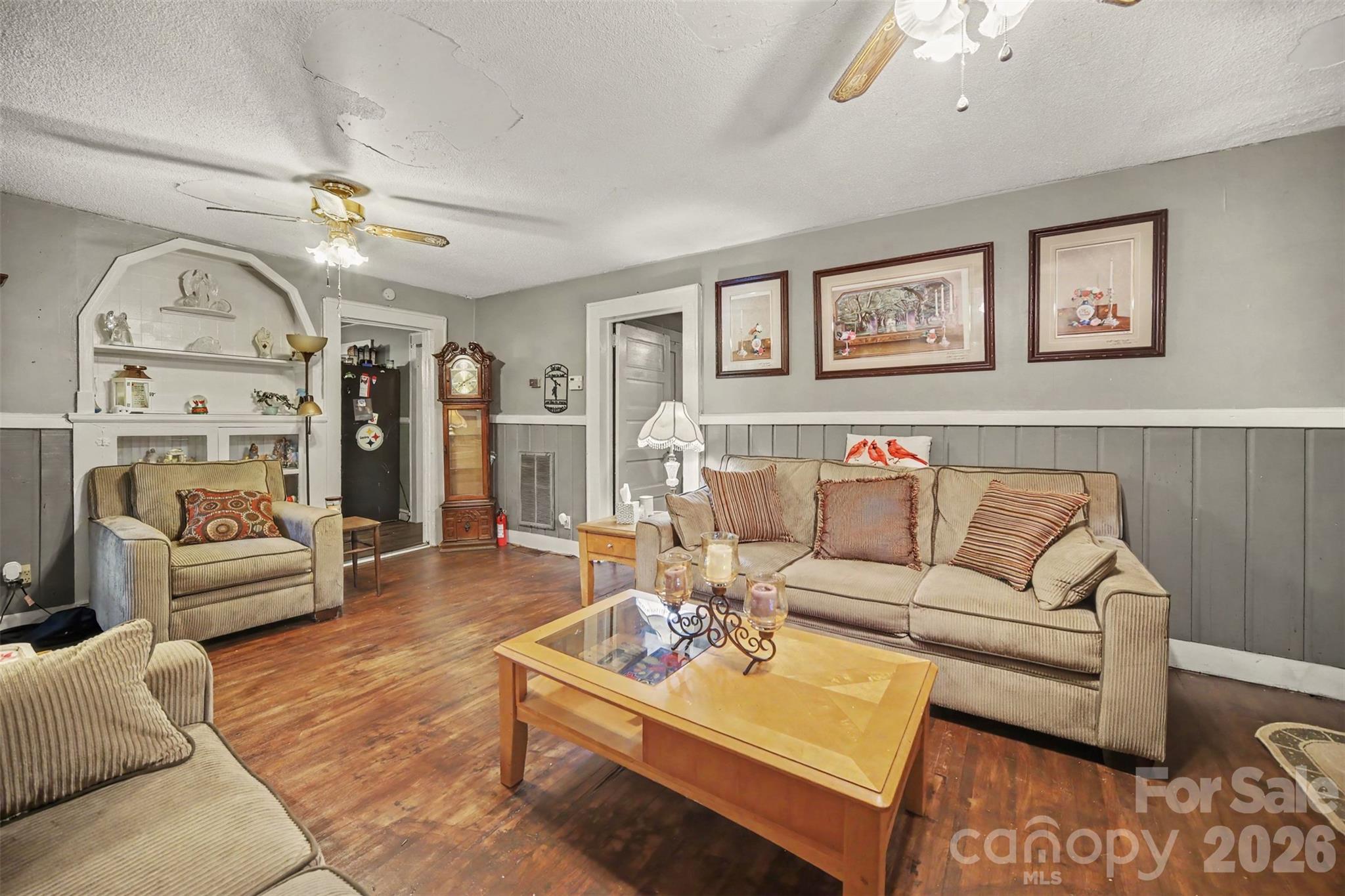 Single Family Residence at 1572 Monument Avenue, Gastonia, photo 6 of 22