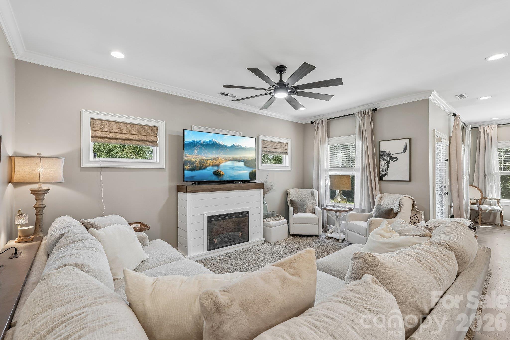Single Family Residence at 952 Armstrong Road, Belmont, photo 7 of 47