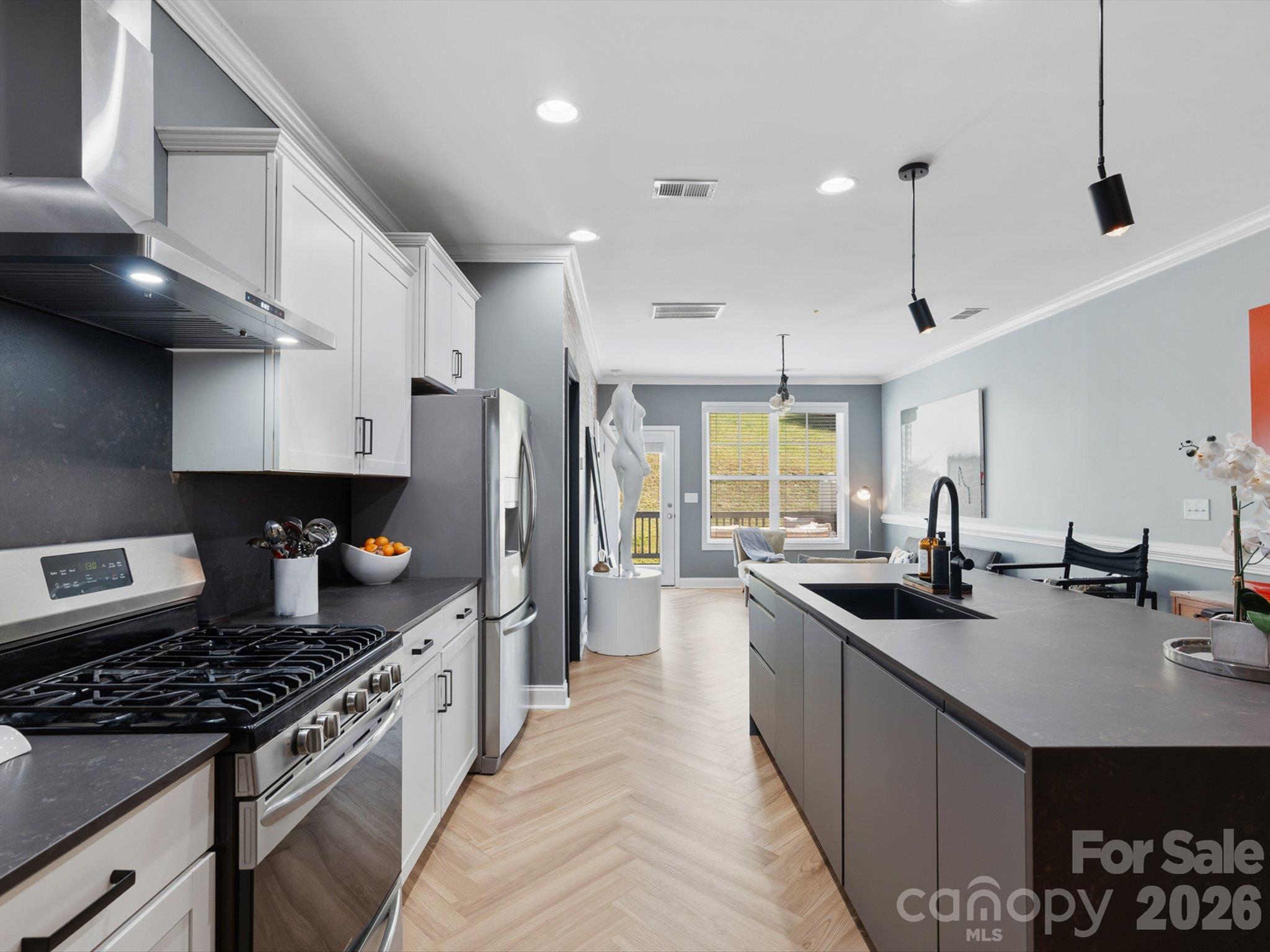 Townhouse at 968 Pennington Drive, Lancaster, photo 5 of 48