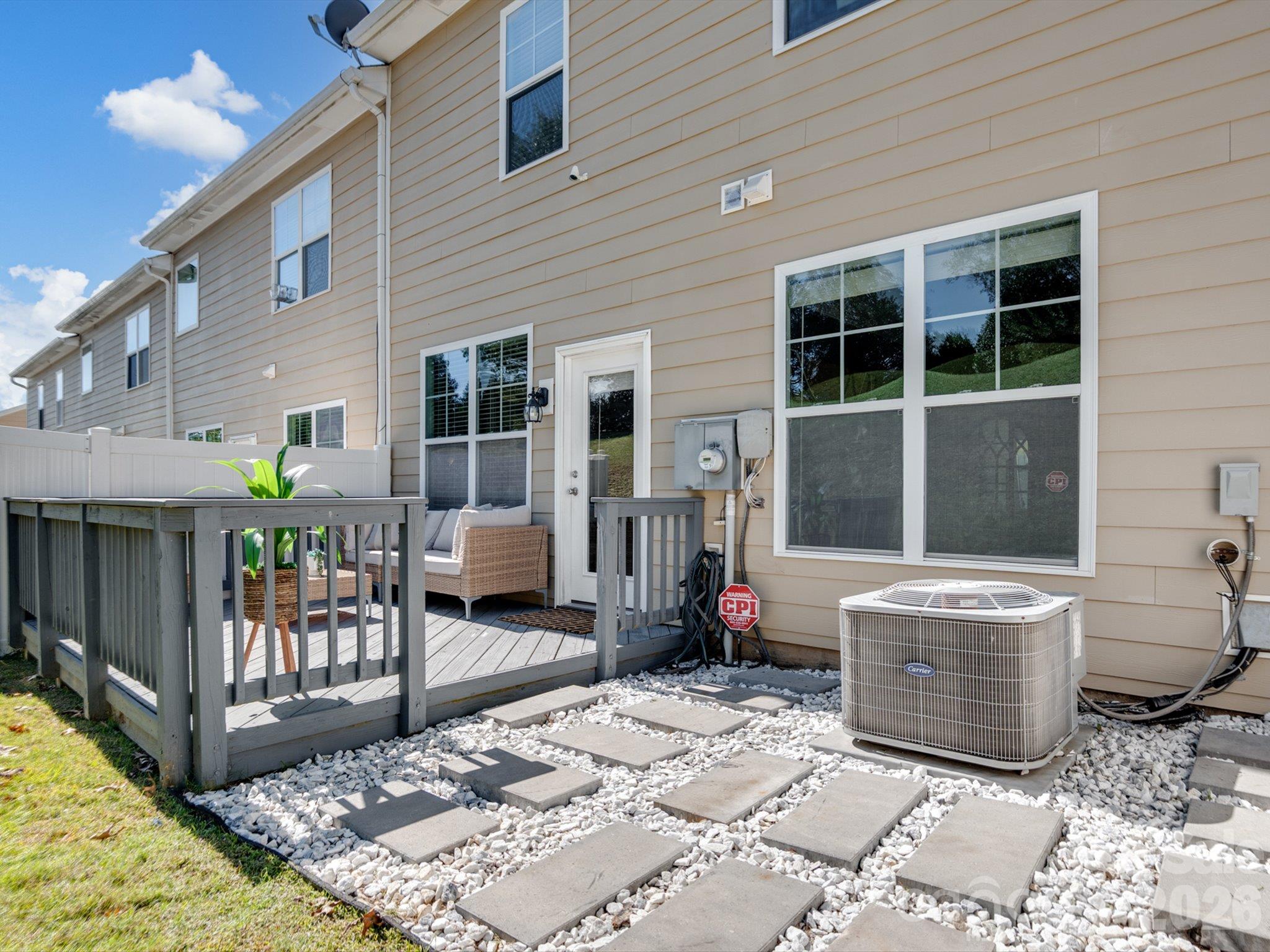 Townhouse at 968 Pennington Drive, Lancaster, photo 33 of 48