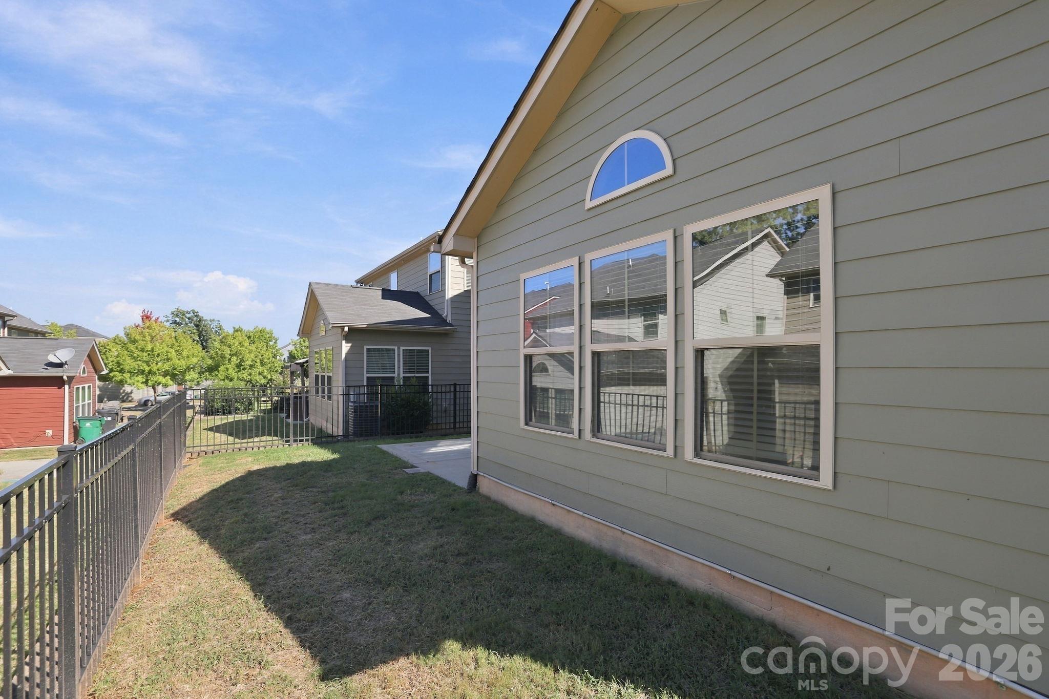 Single Family Residence at 2516 Alyssa Lane, Charlotte, photo 38 of 48