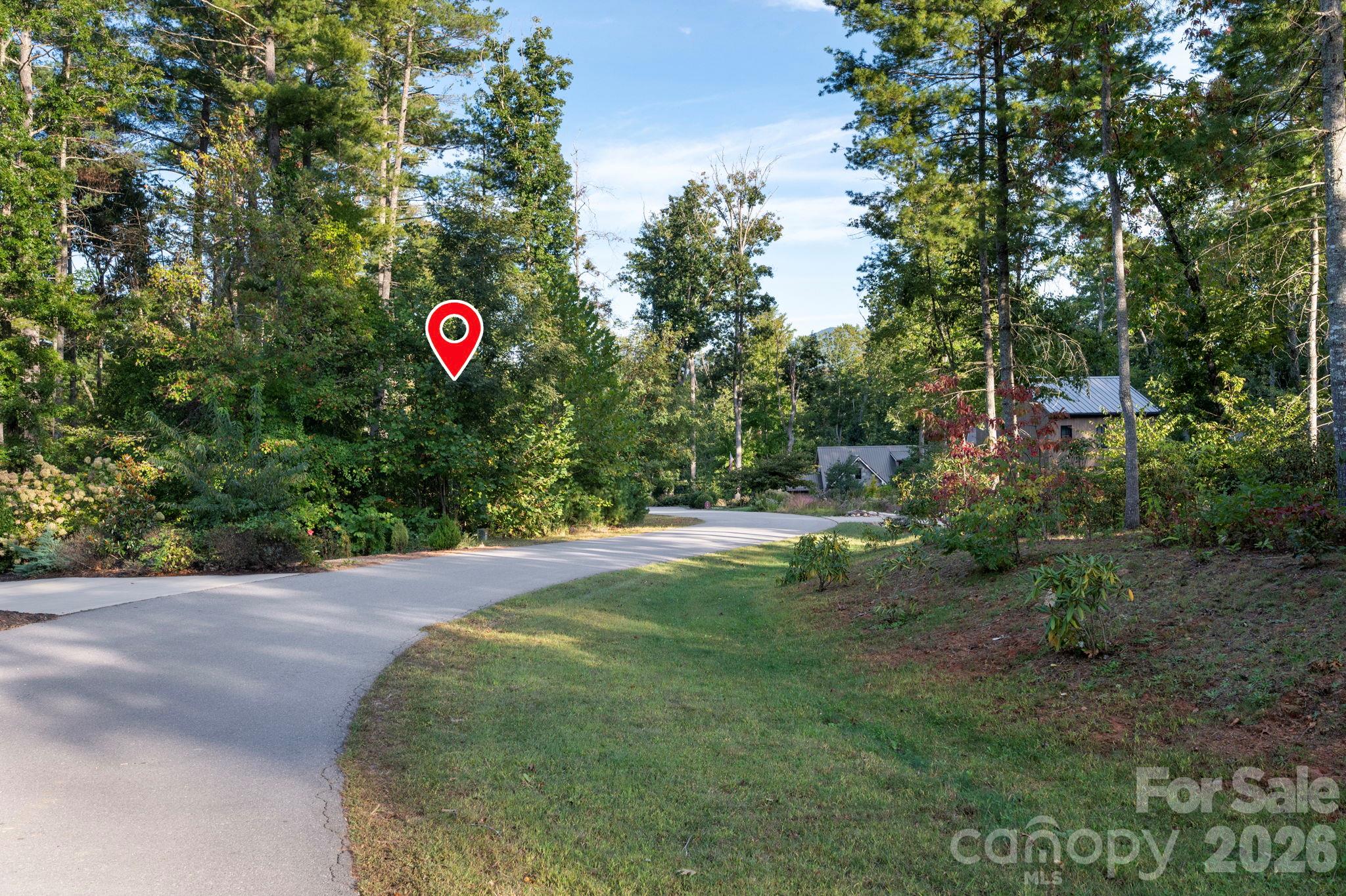 Easy access off paved road - 30 Hawberry Court, Asheville