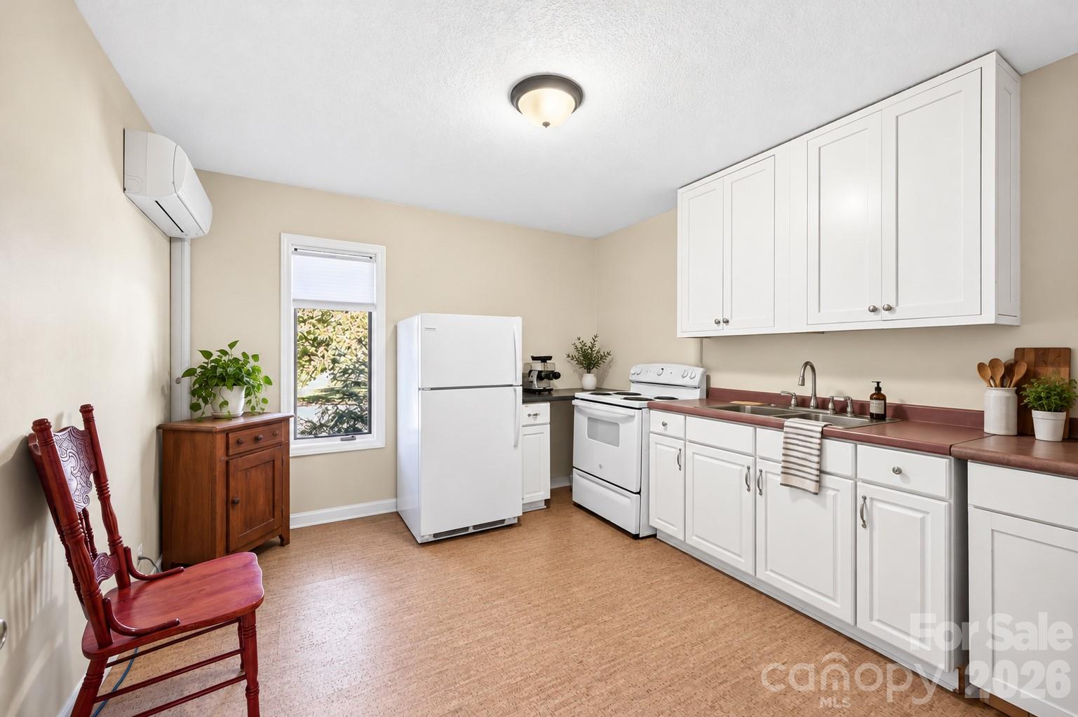 Business at 130 Center Avenue, Black Mountain, photo 29 of 40