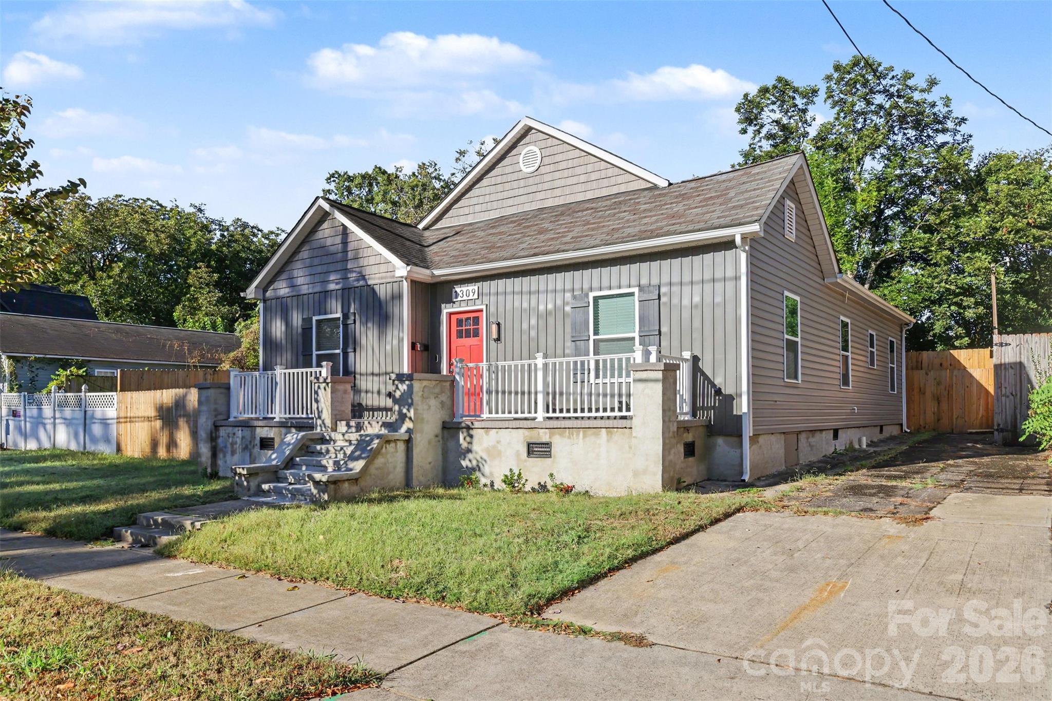 Single Family Residence at 1309 Fairmont Street, Charlotte, photo 2 of 39