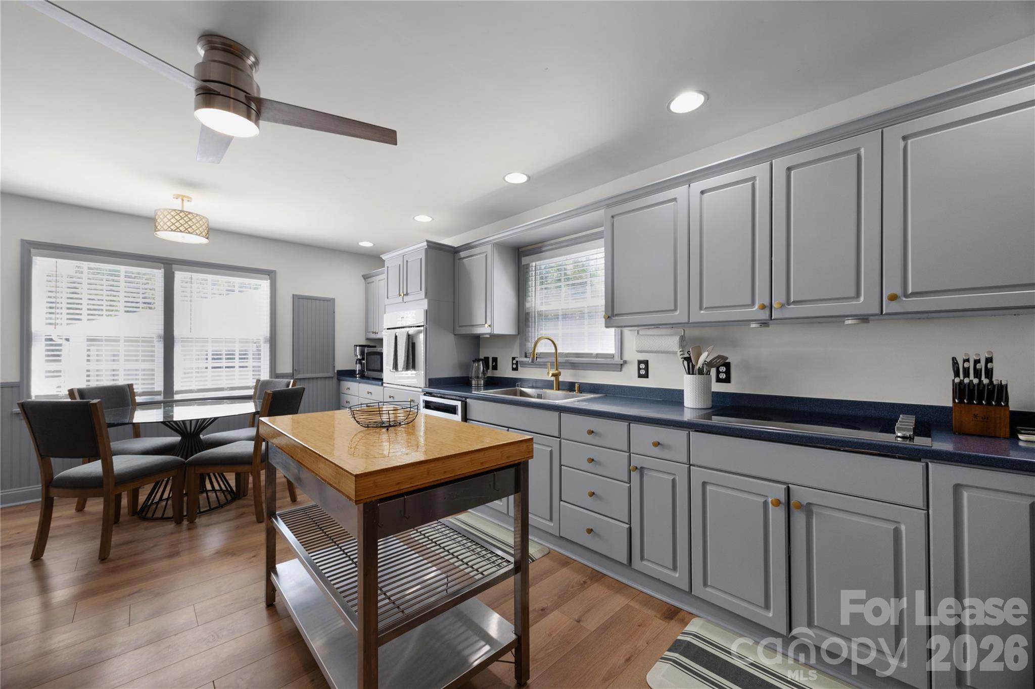 Single Family Residence at 817 Sedgefield Road, Charlotte, photo 13 of 42