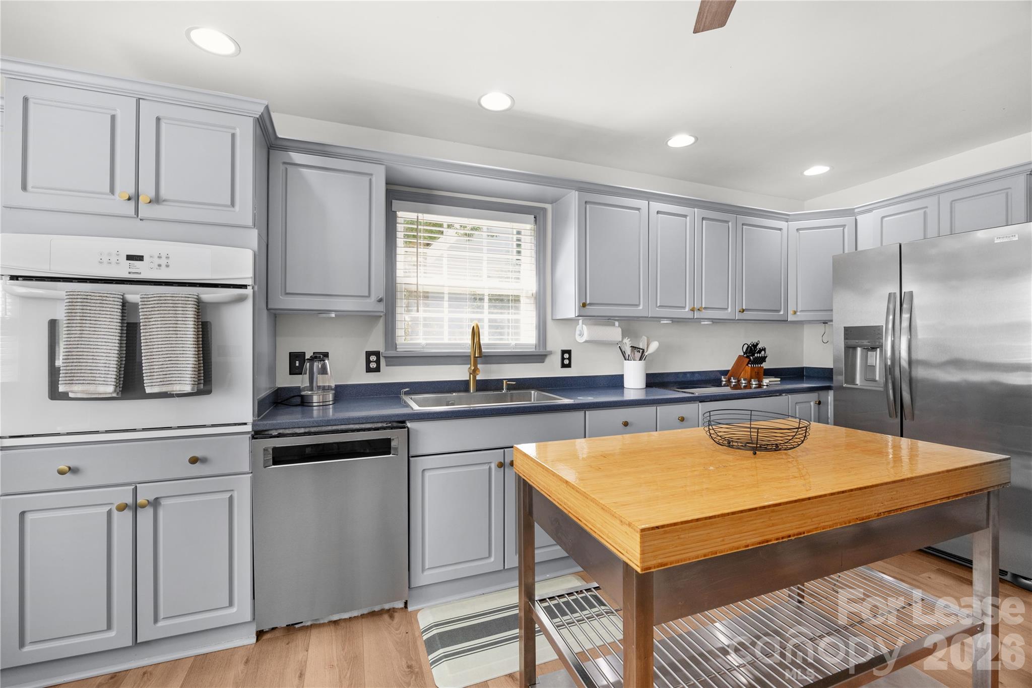 Single Family Residence at 817 Sedgefield Road, Charlotte, photo 16 of 42