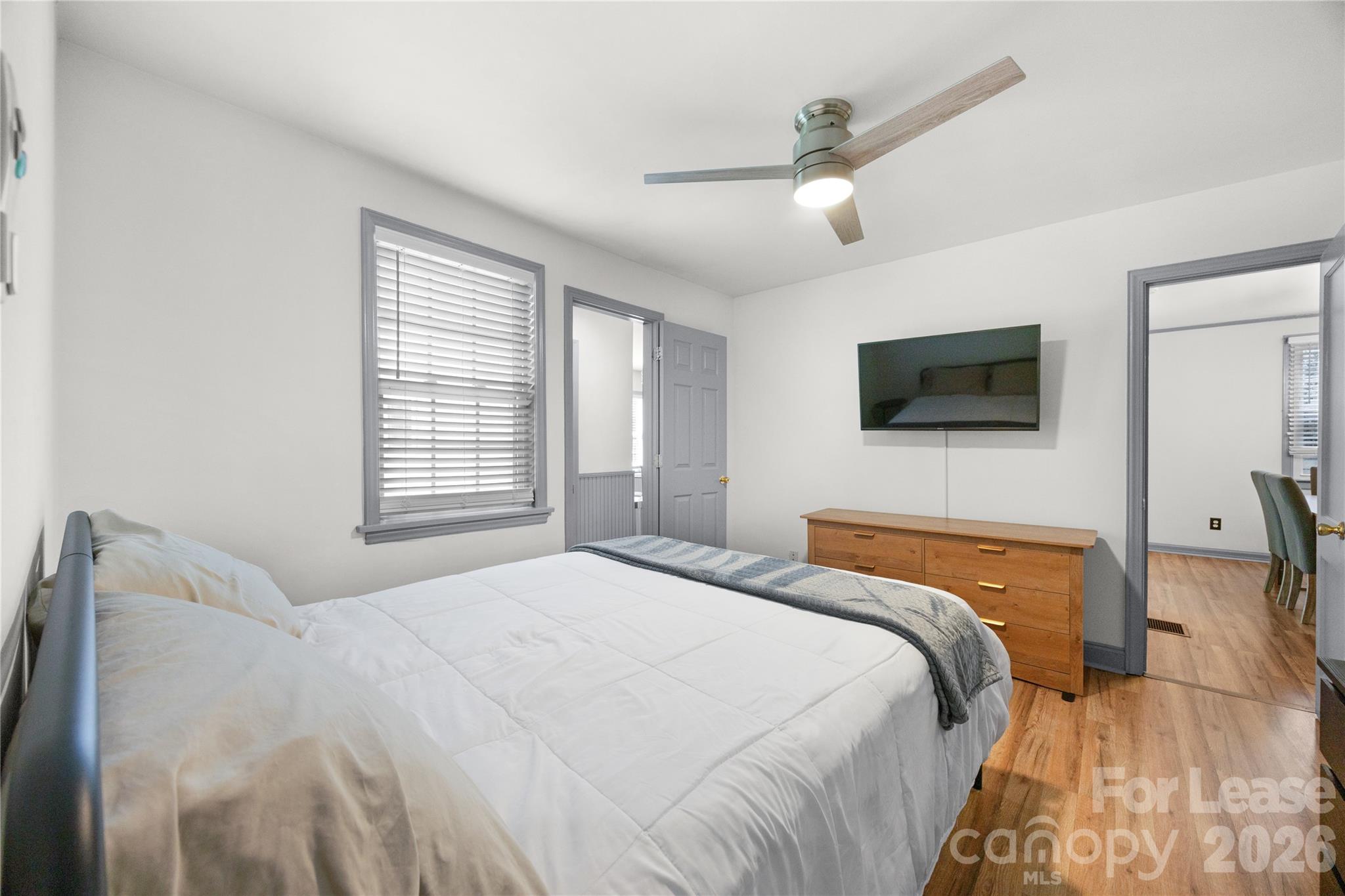 Single Family Residence at 817 Sedgefield Road, Charlotte, photo 24 of 42