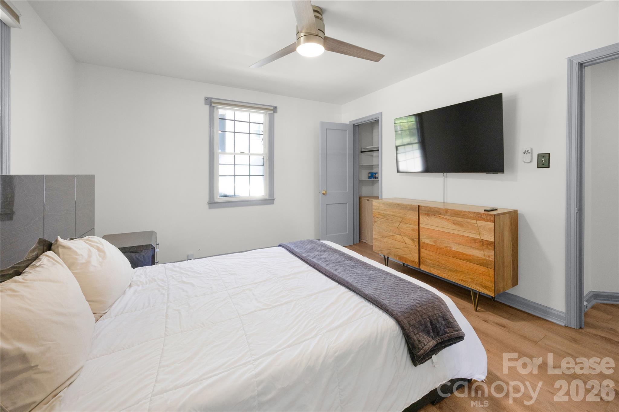 Single Family Residence at 817 Sedgefield Road, Charlotte, photo 27 of 42