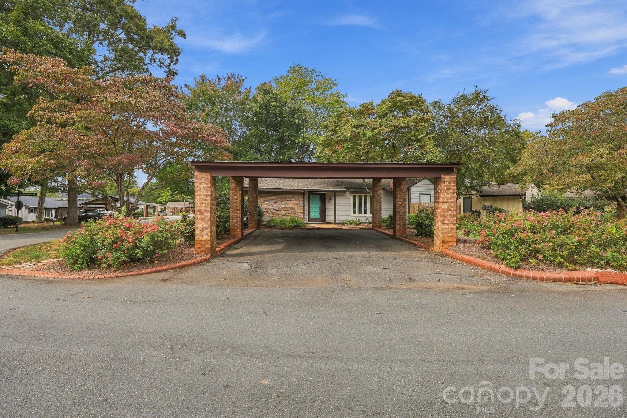 Single Family Residence at 105 N Bermuda Run Drive, Advance, photo 4 of 31