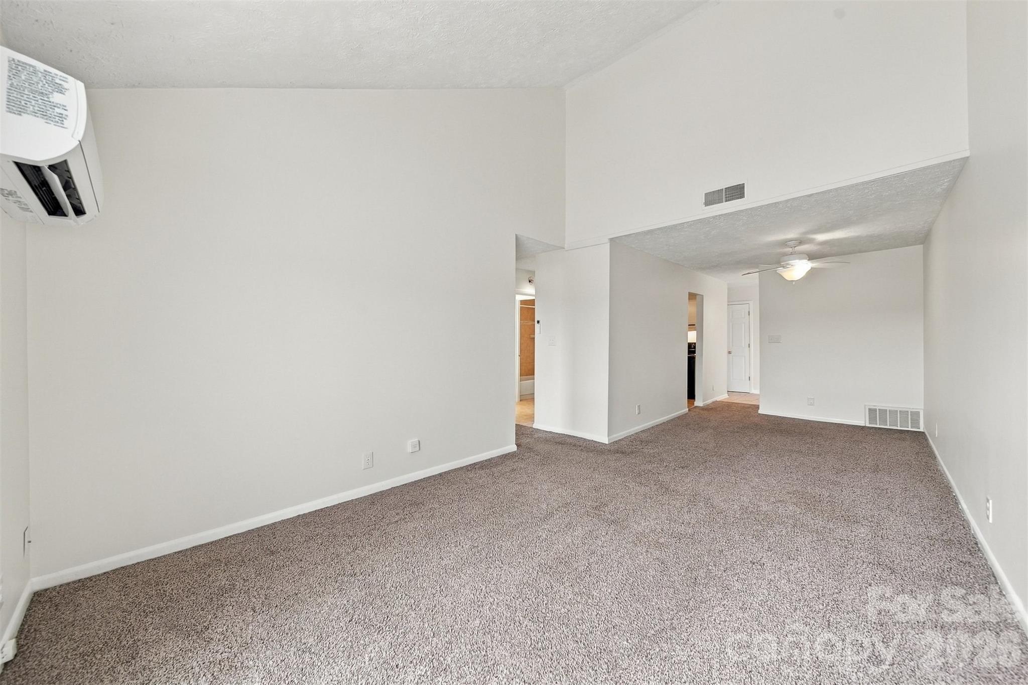 Condominium at 1050 21st Avenue NW, Hickory, photo 5 of 42