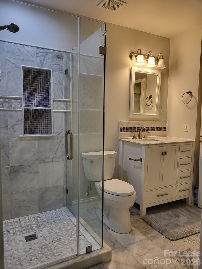 Apartment at 15815 Waldrop Hill Court, Huntersville, photo 6 of 9