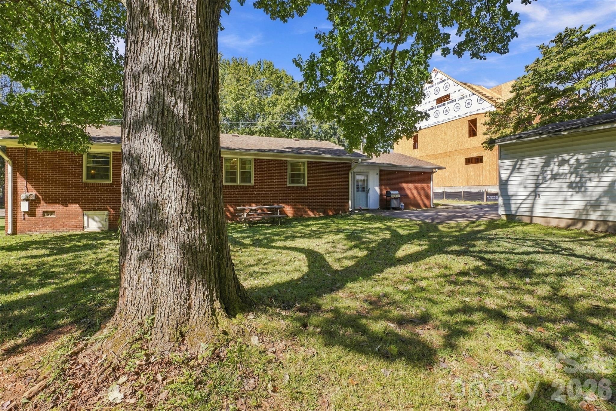 Single Family Residence at 7218 Lakeside Drive N, Charlotte, photo 25 of 30