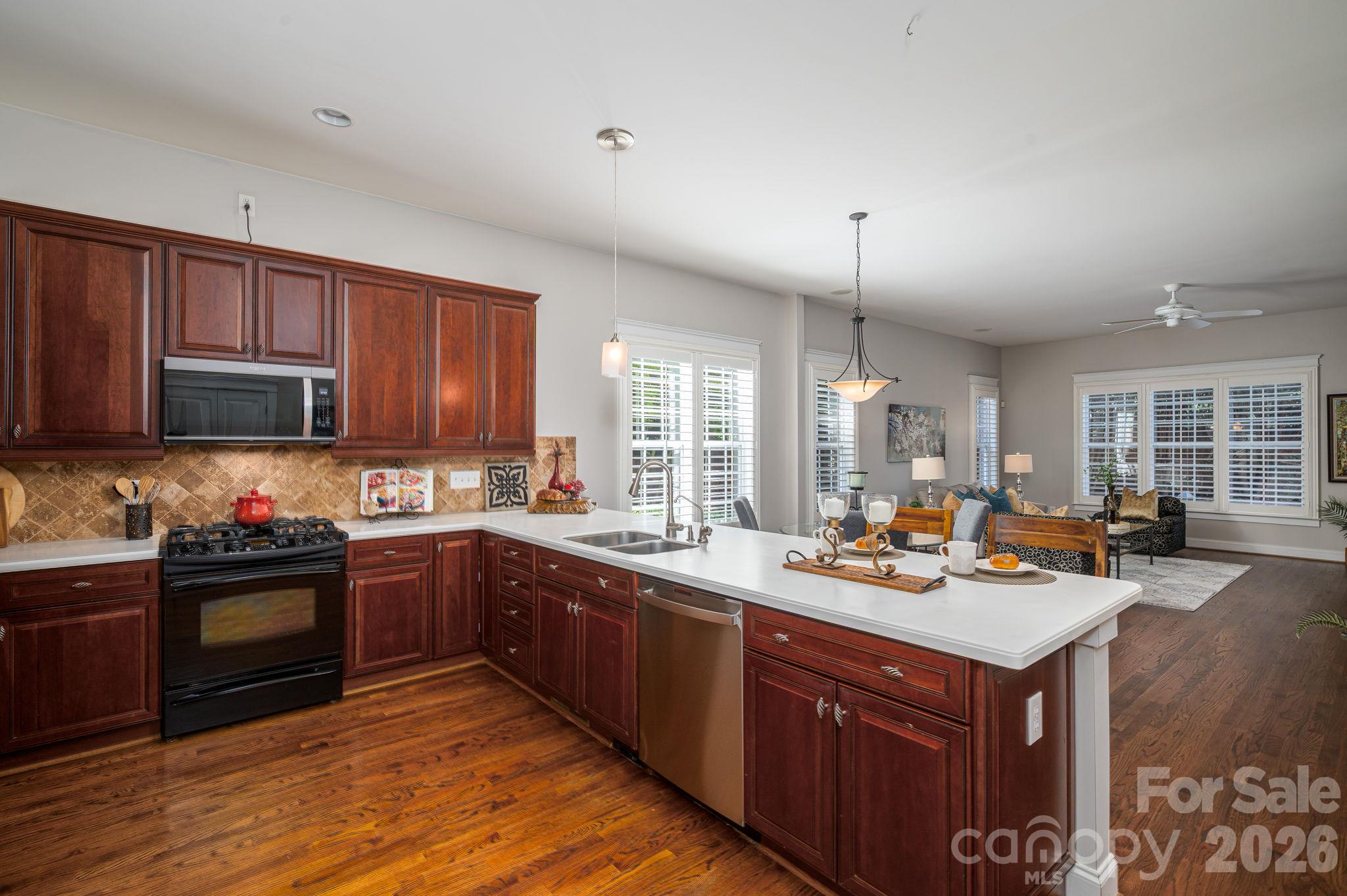 Single Family Residence at 113 Ft. William Avenue, Belmont, photo 8 of 46