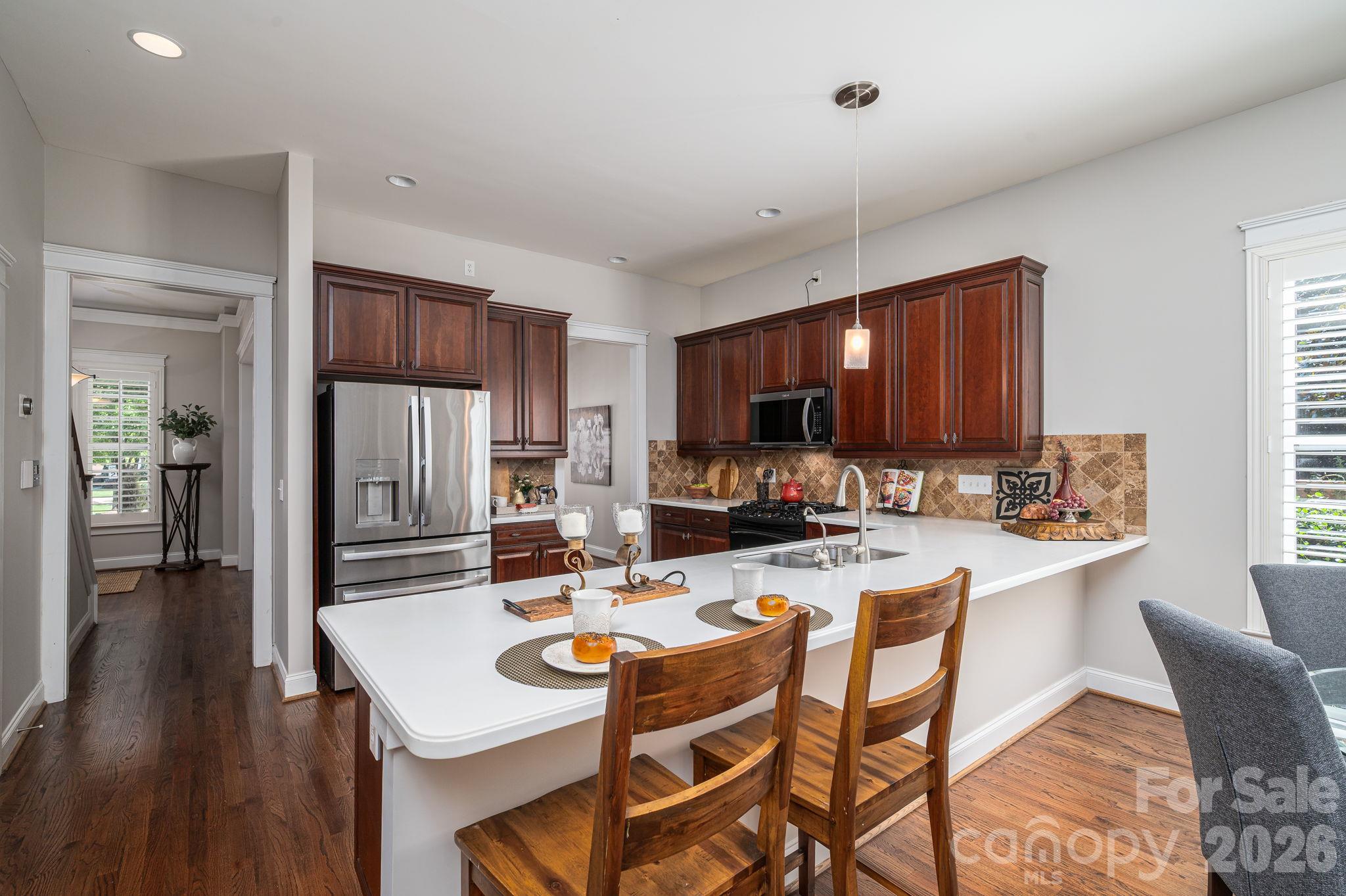 Single Family Residence at 113 Ft. William Avenue, Belmont, photo 10 of 46